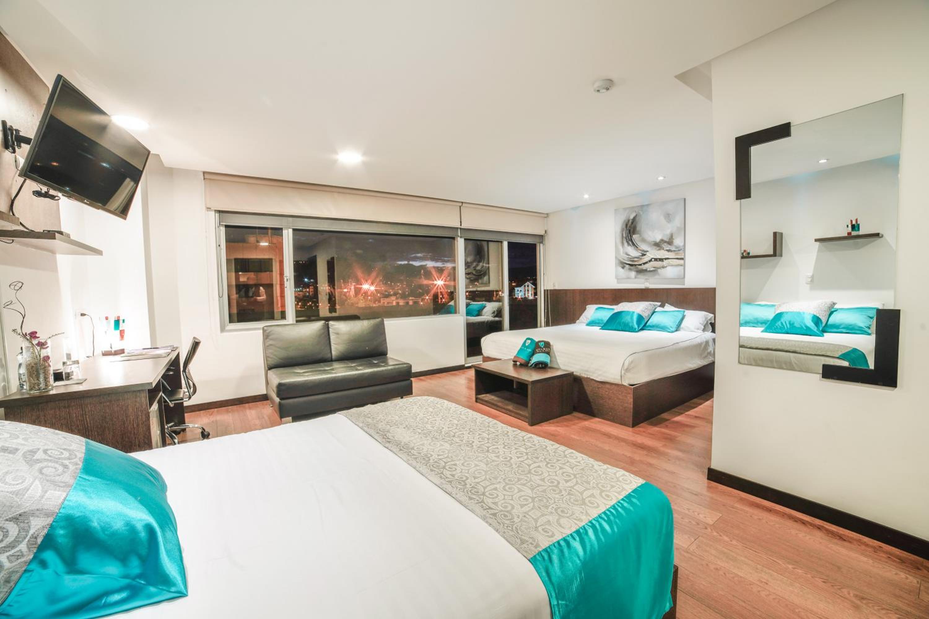 Standard Double Room with Two Double Beds photo 3