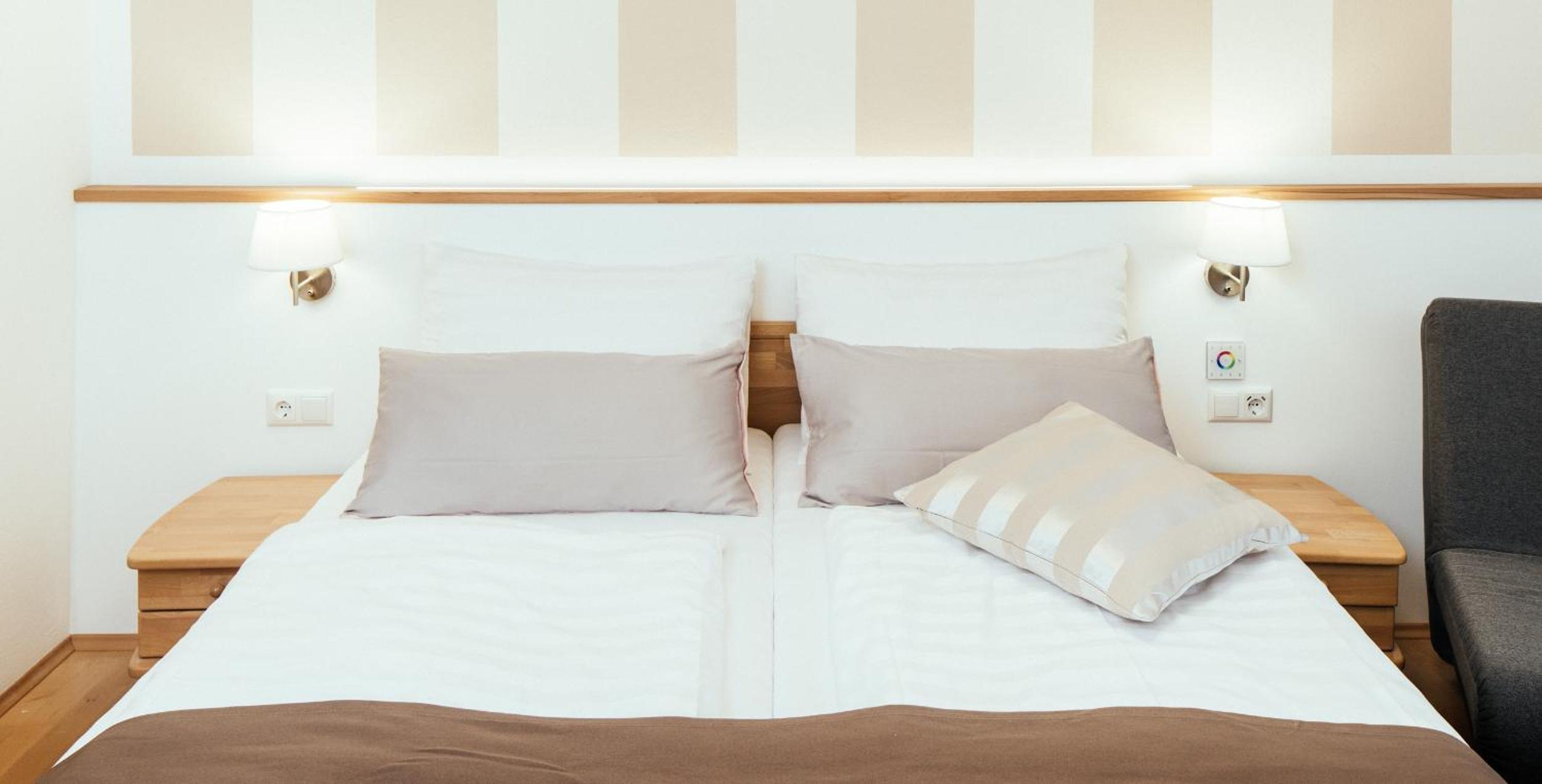 Deluxe Double Room with Balcony photo 1