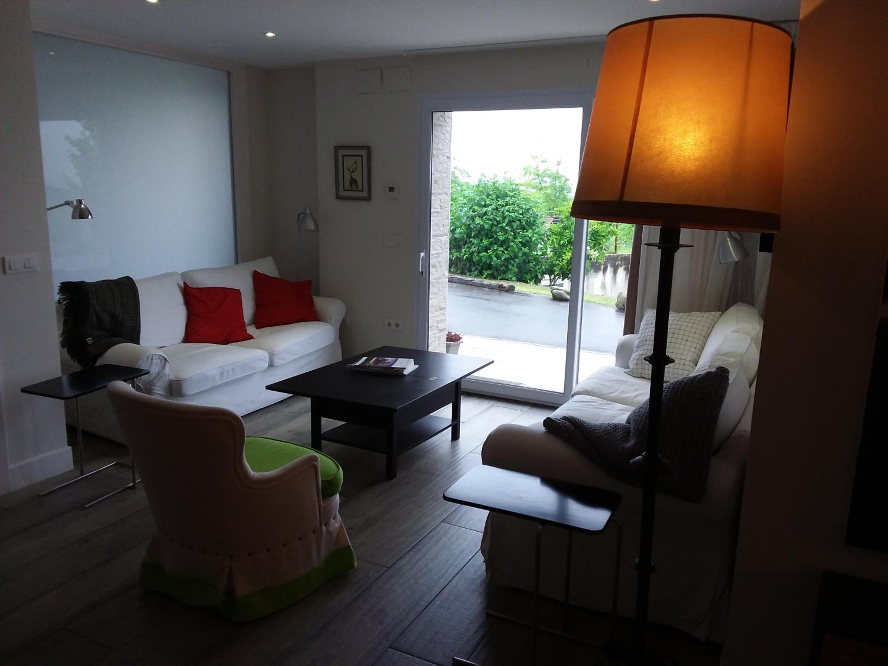Apartment with Mountain View - Photo 10