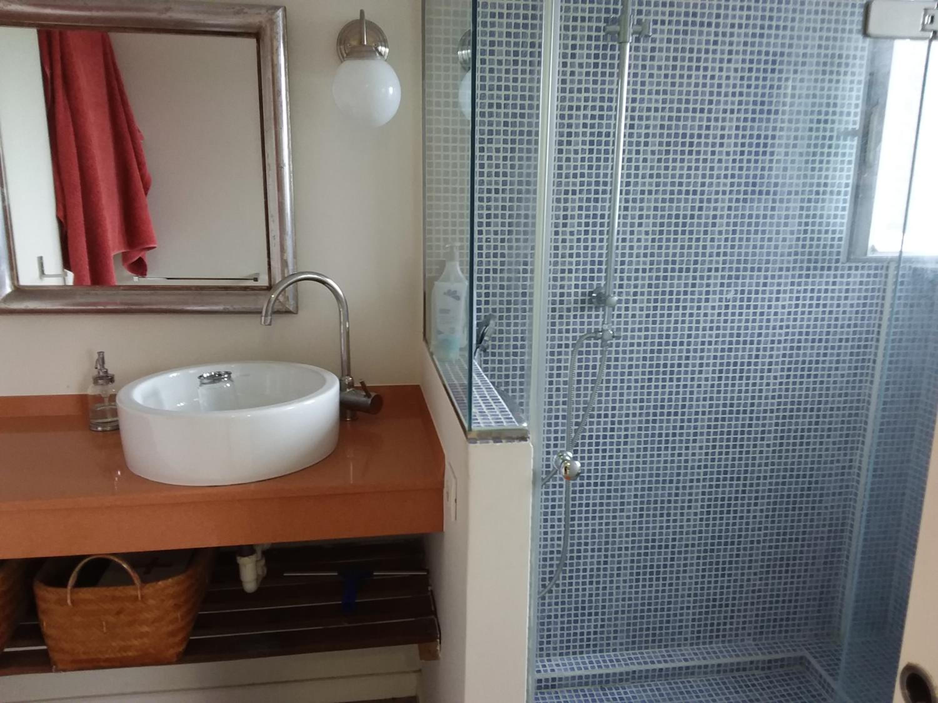 Apartment with Mountain View - Photo 2