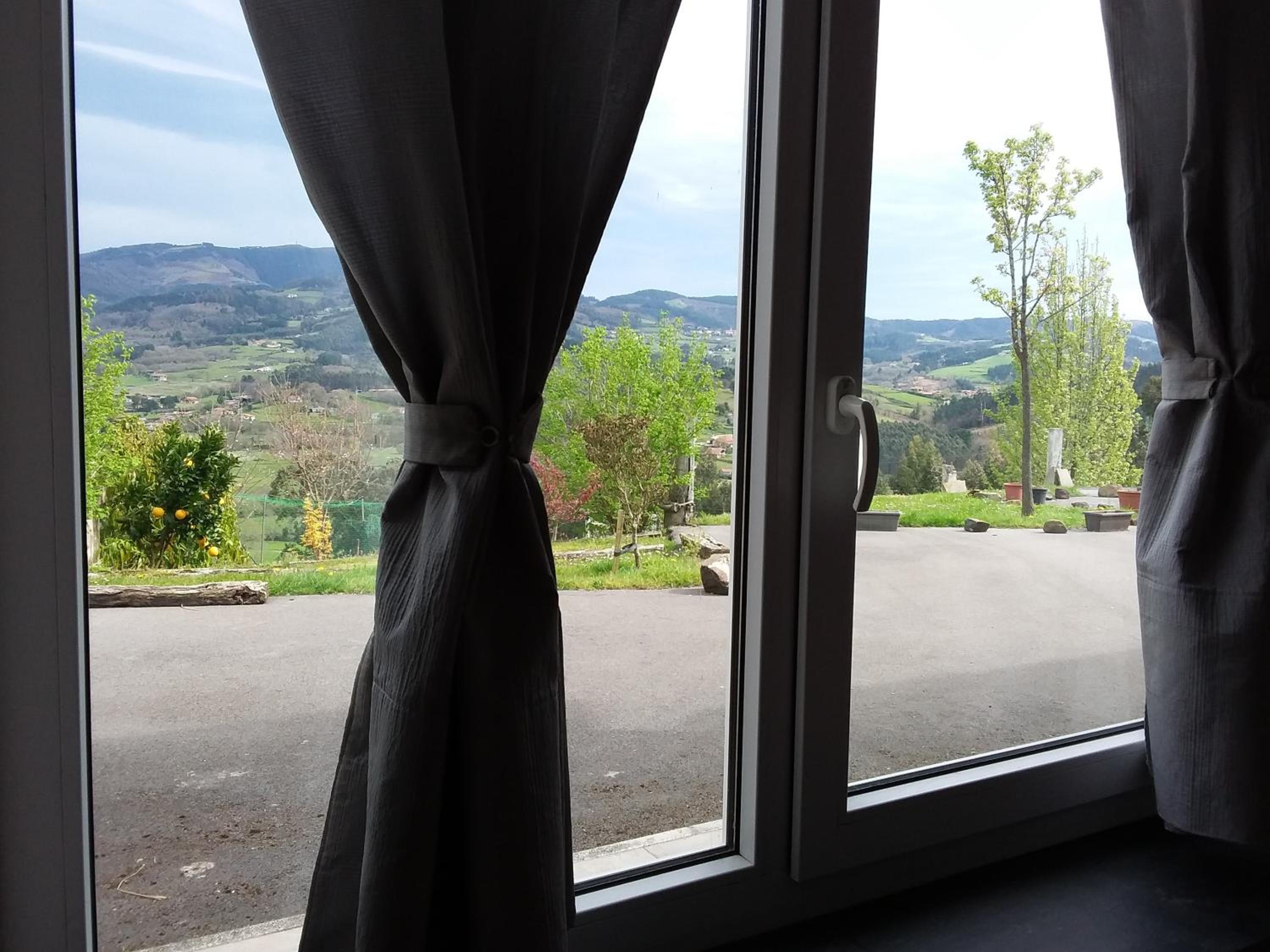 Apartment with Mountain View - Photo 19