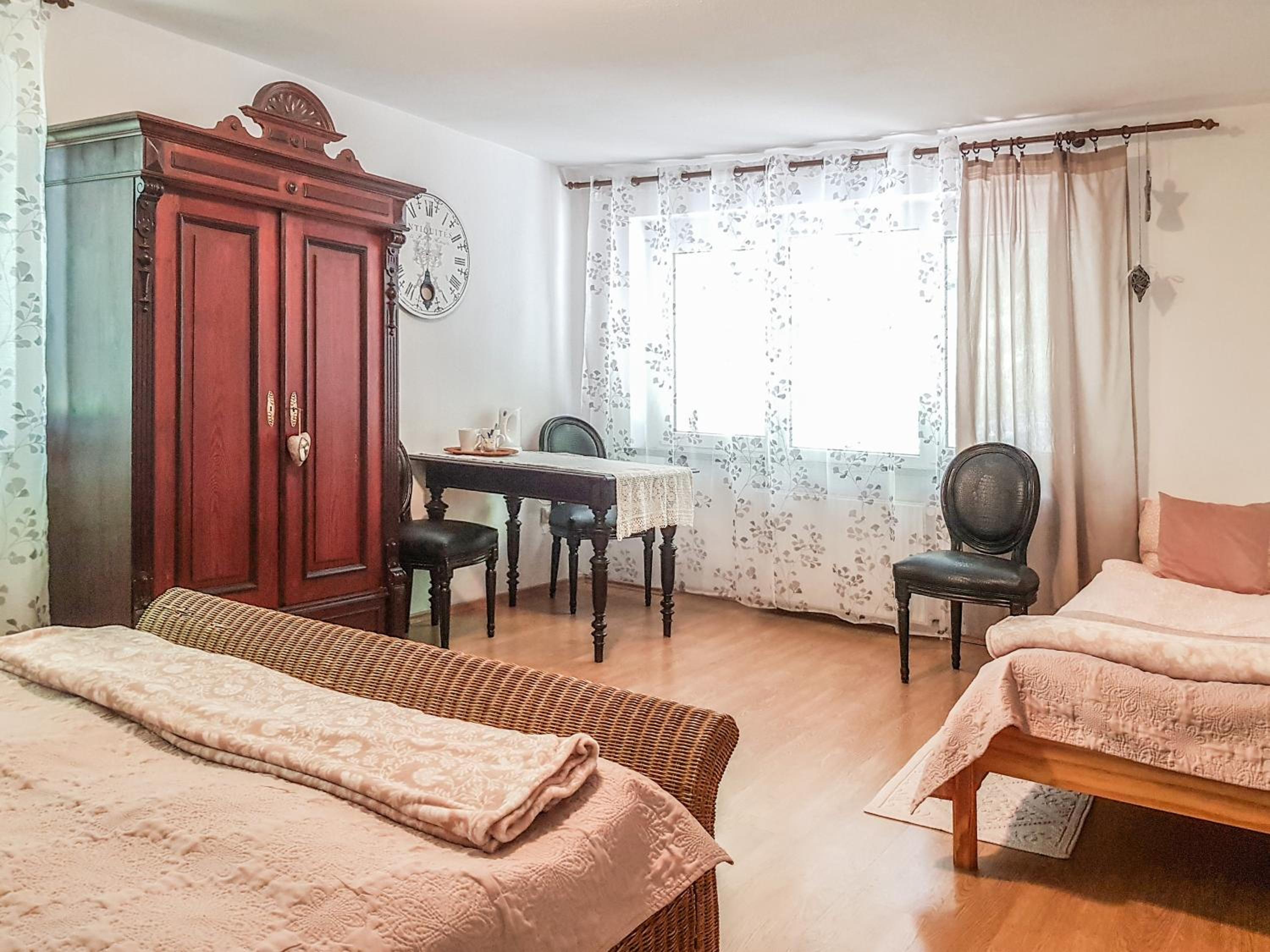 Quadruple Room with Shower - Photo 3