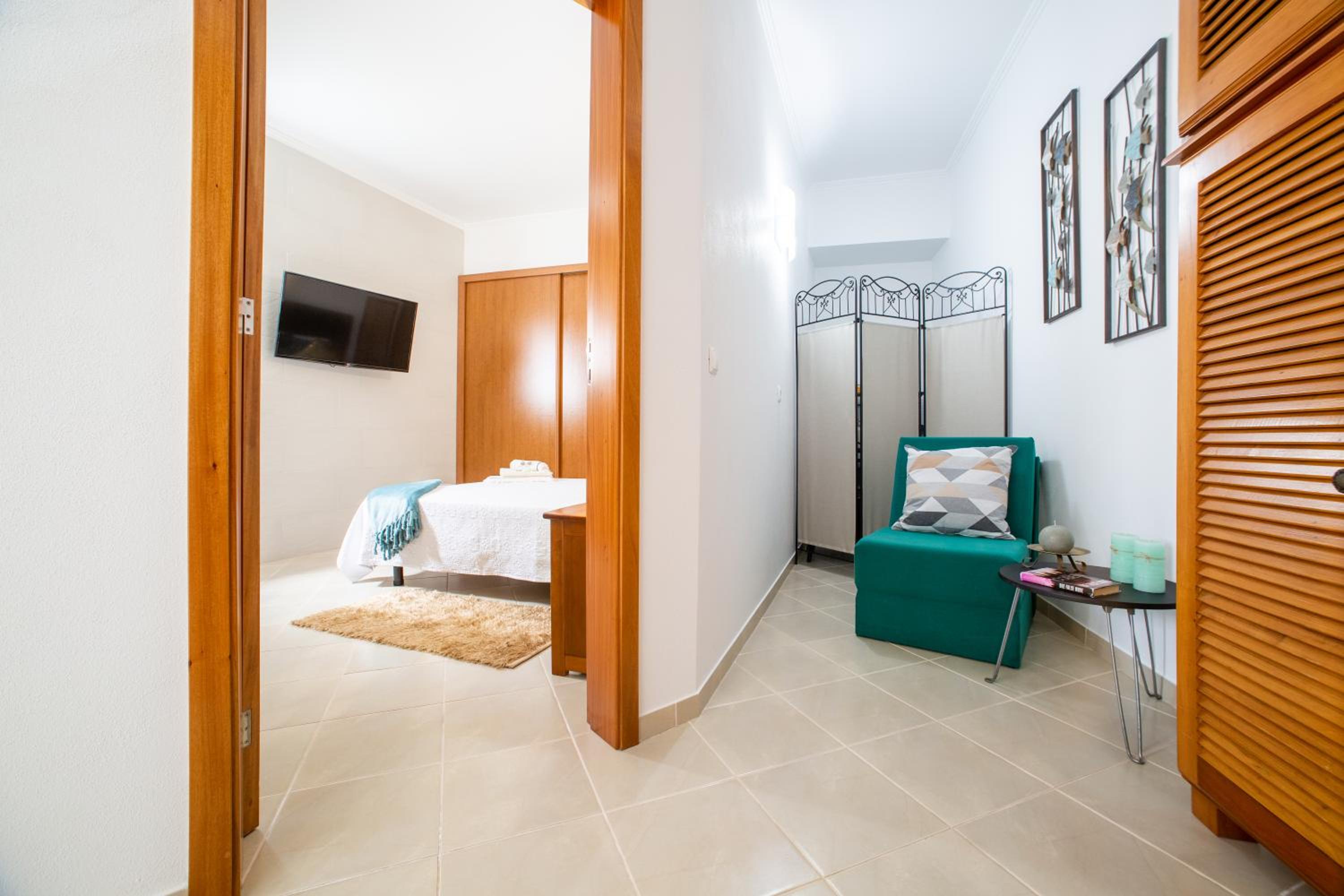 One-Bedroom House photo 1