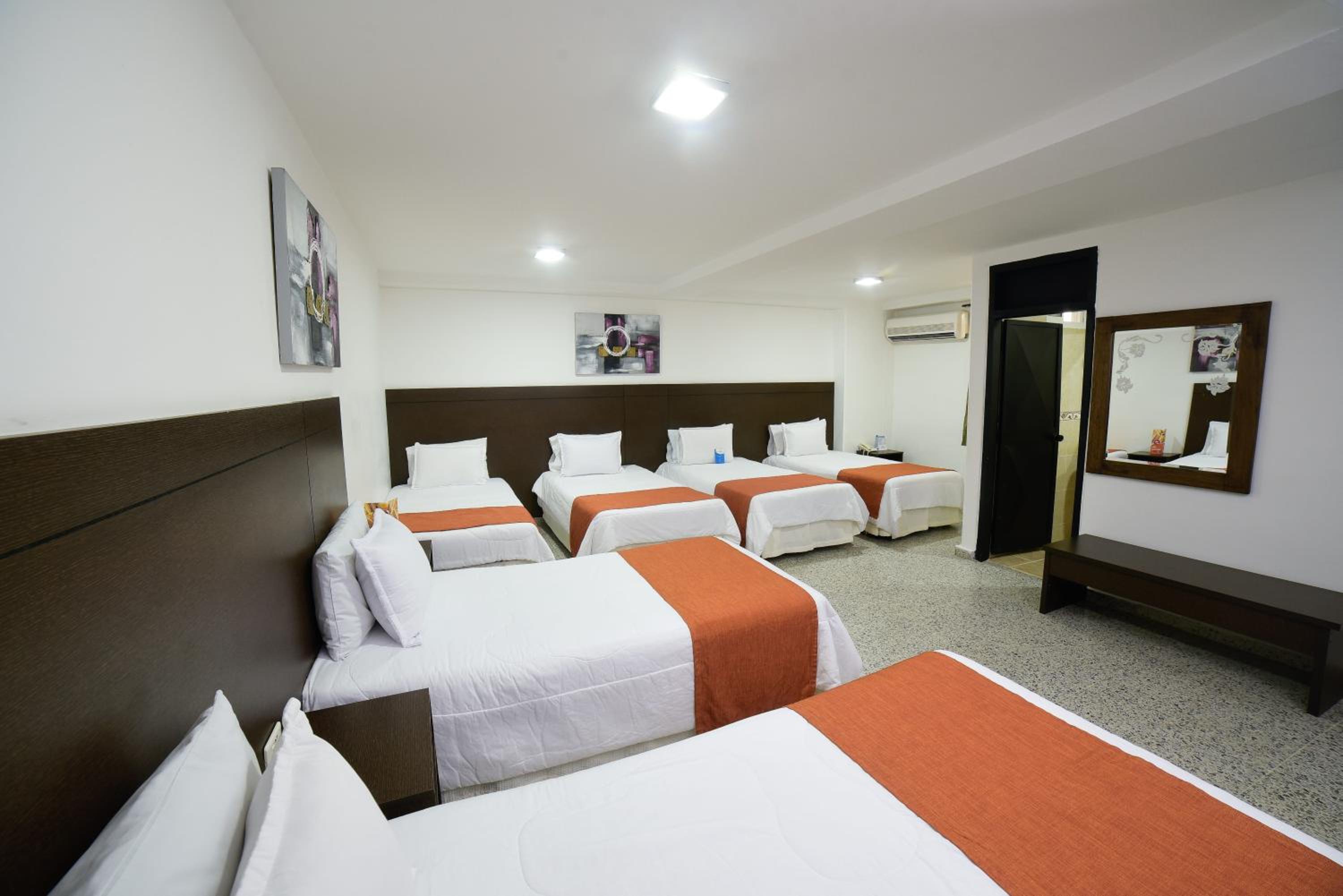 Quintuple Room photo 2