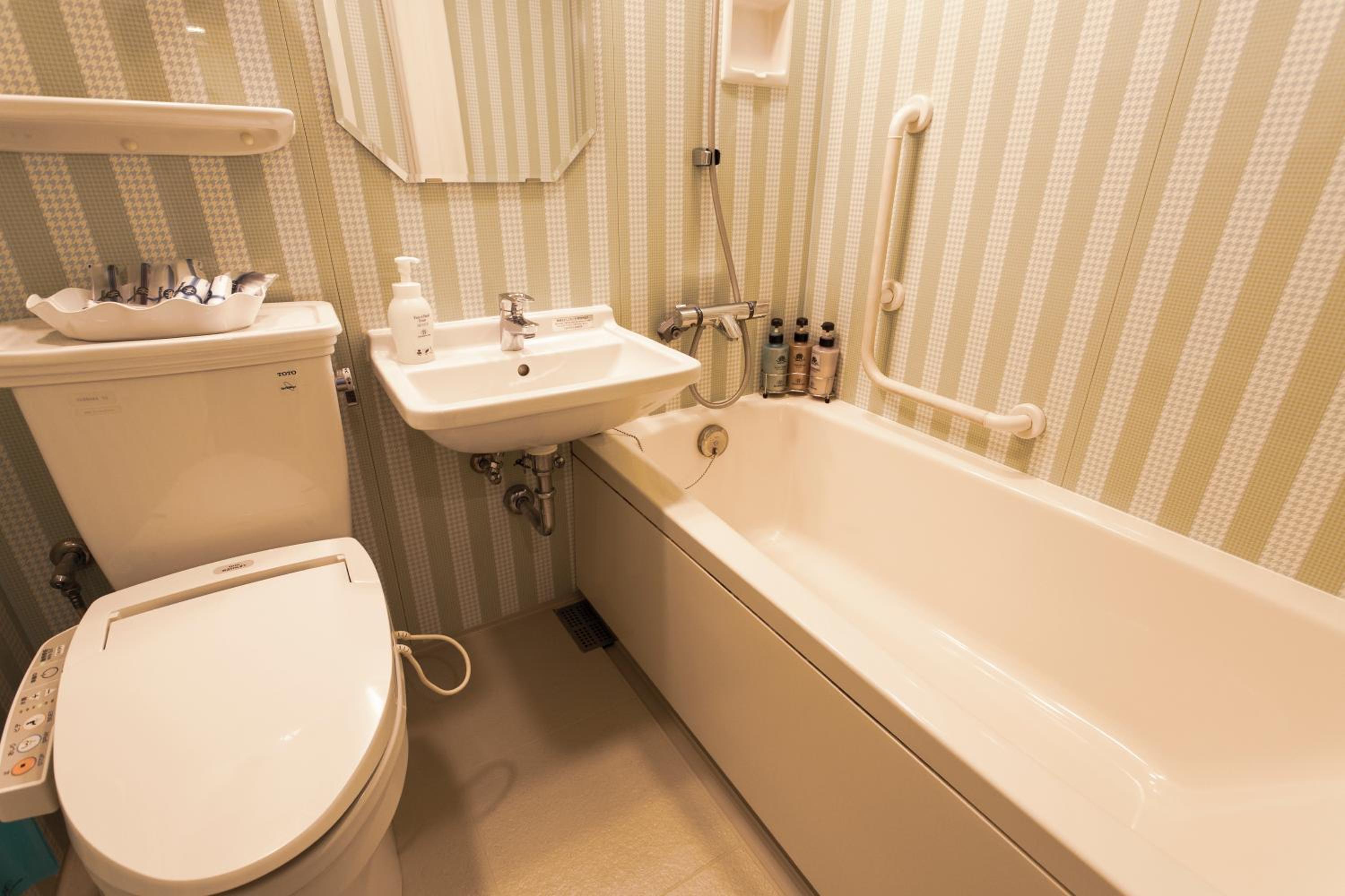 Twin Room with City View - Non-Smoking