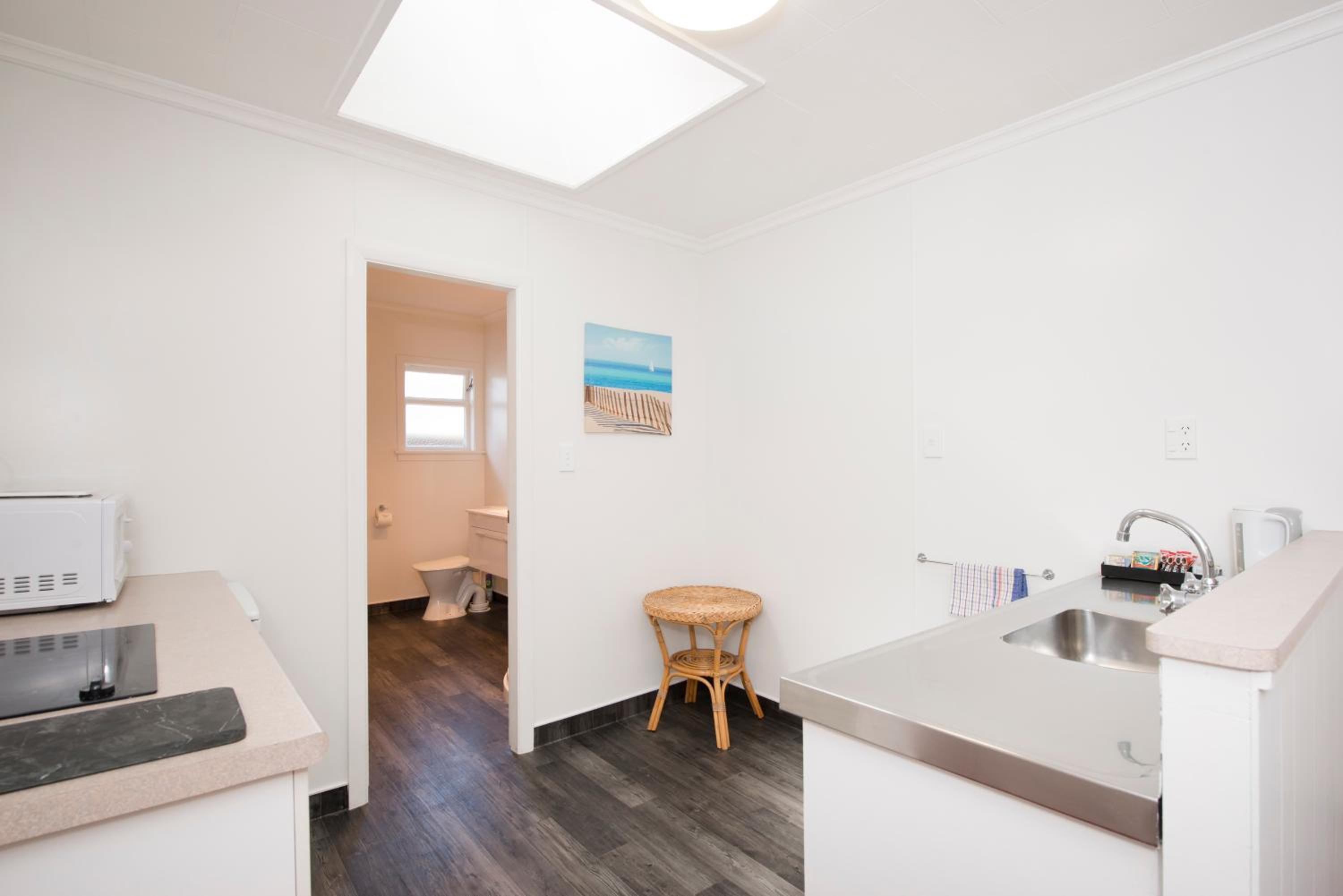 One-Bedroom Apartment - Photo 3