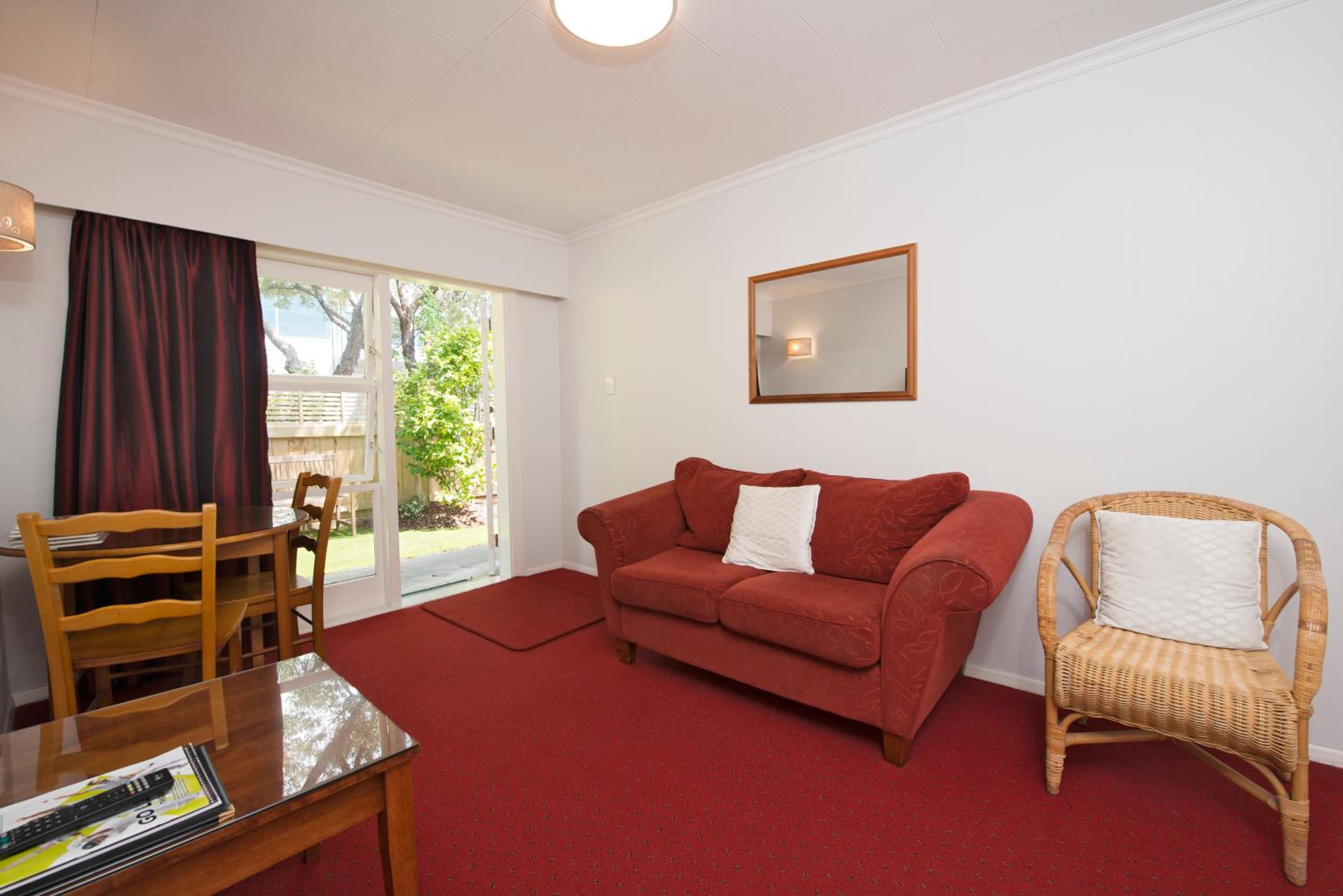 One-Bedroom Apartment - Photo 5