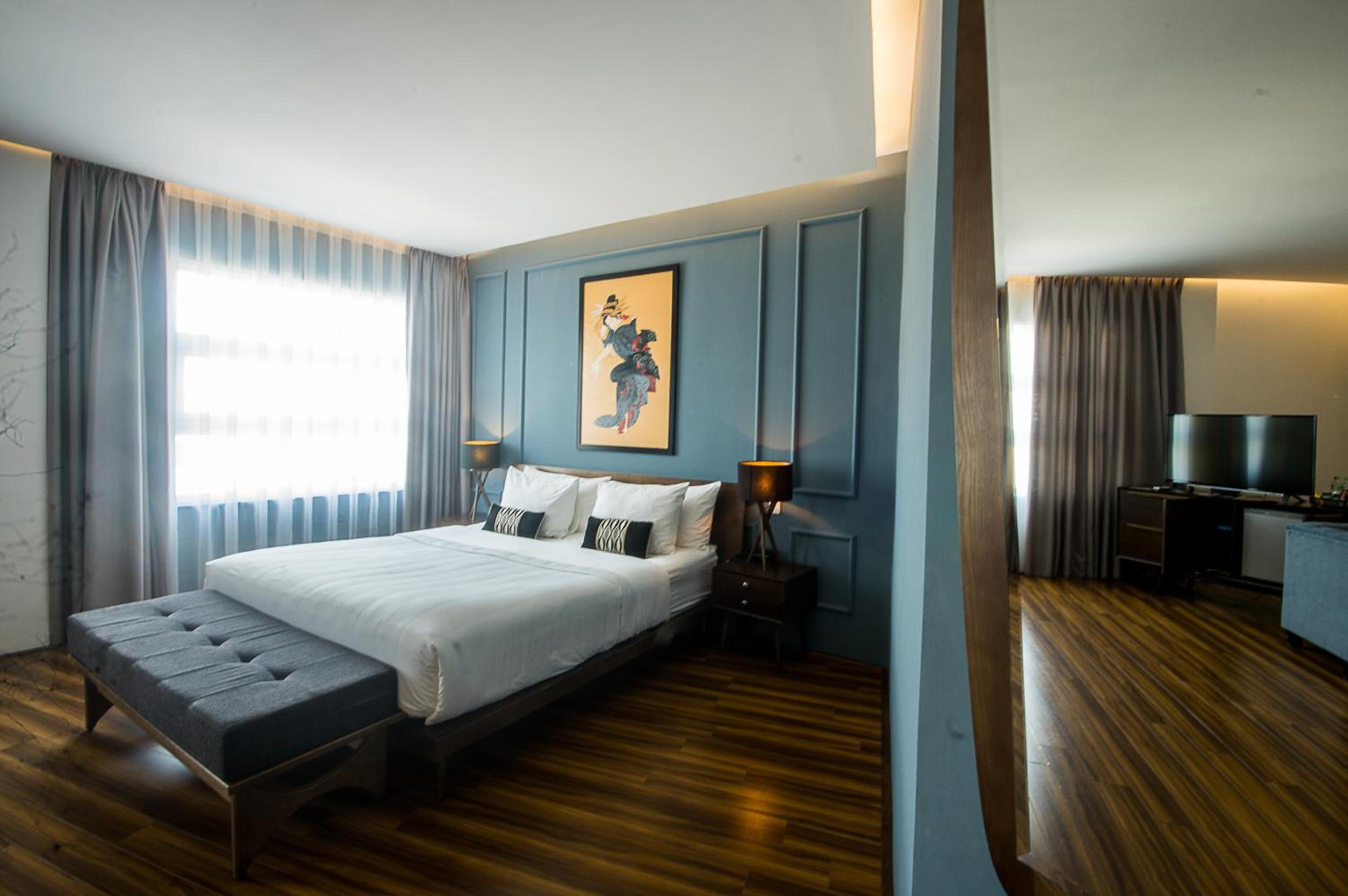 Premier Double or Twin Room with City View - Photo 6