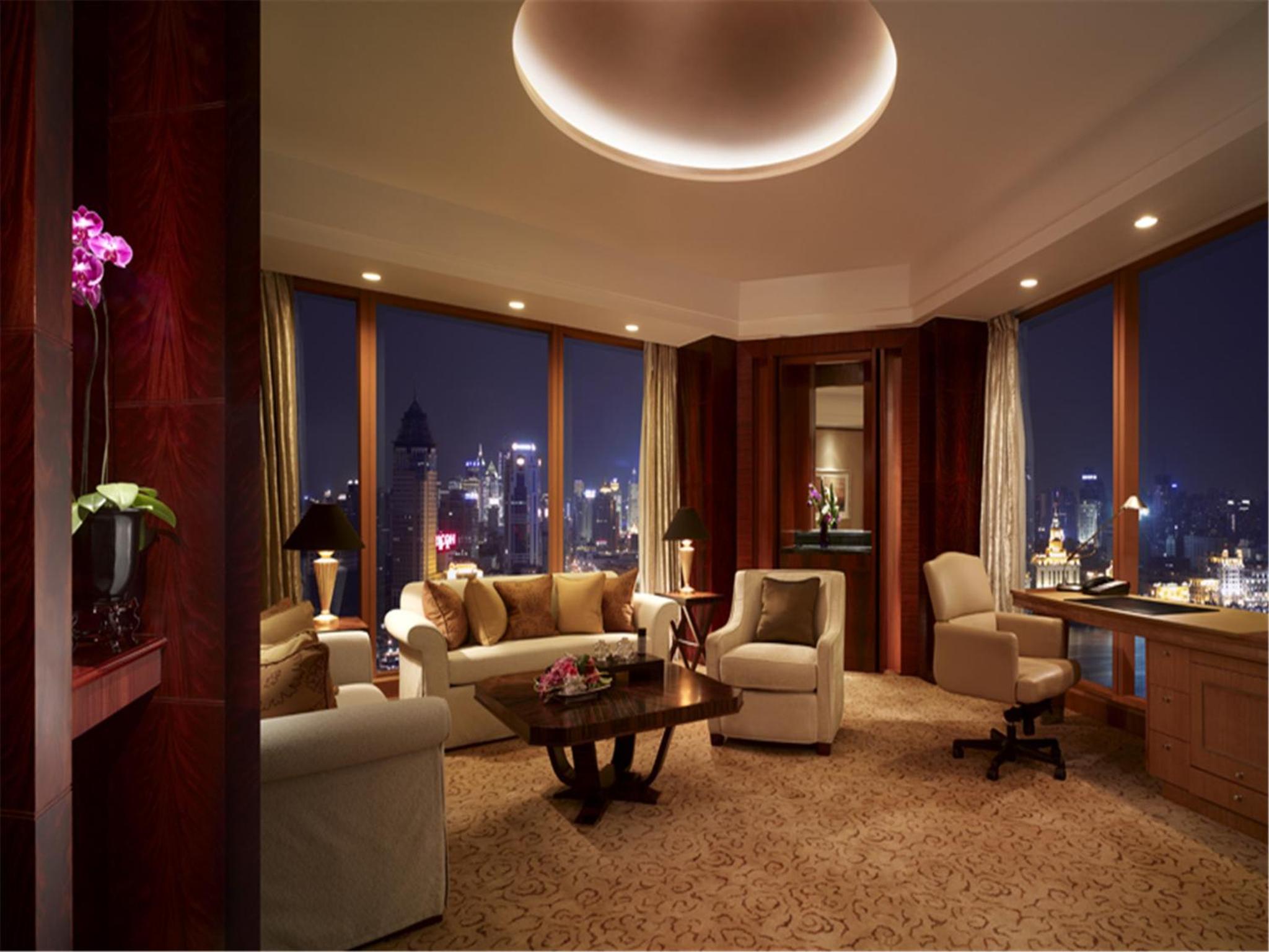 Pearl Bund View Suite King