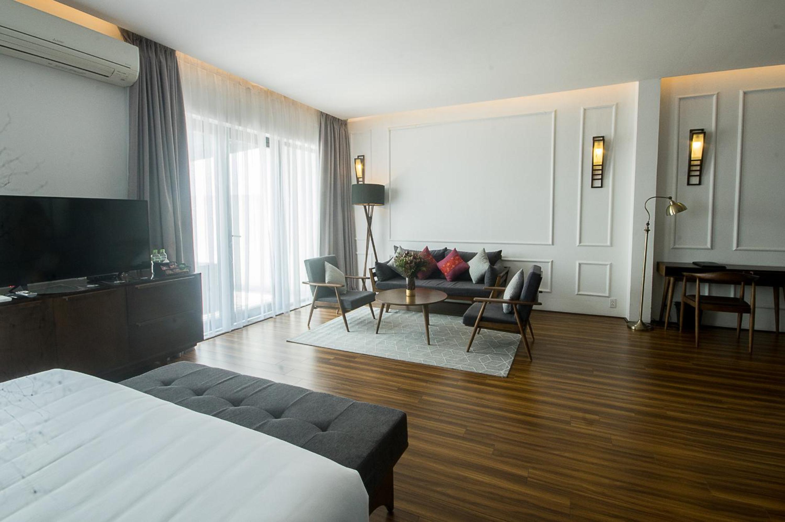 Queen Suite with Terrace - Photo 3