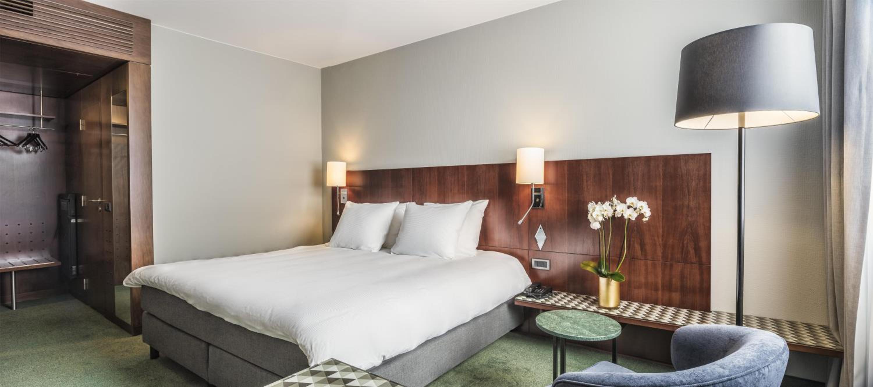 Standard Courtyard Room