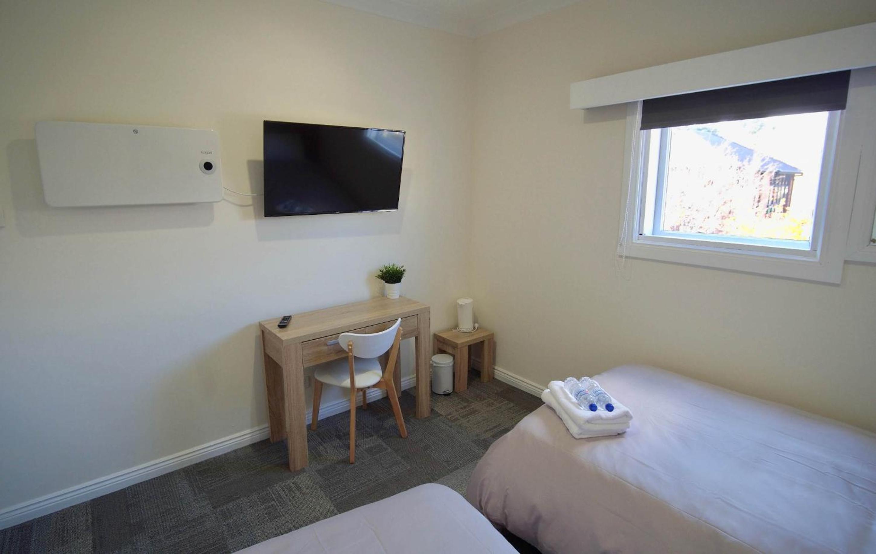 Twin Room with Shared Bathroom photo 2