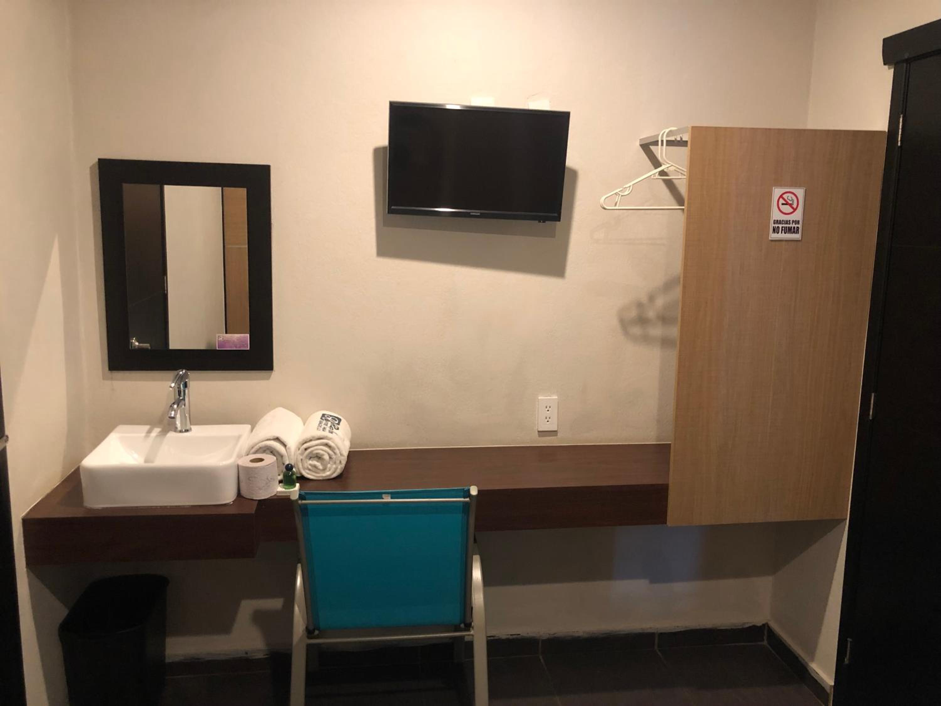 Double Room - Photo 4