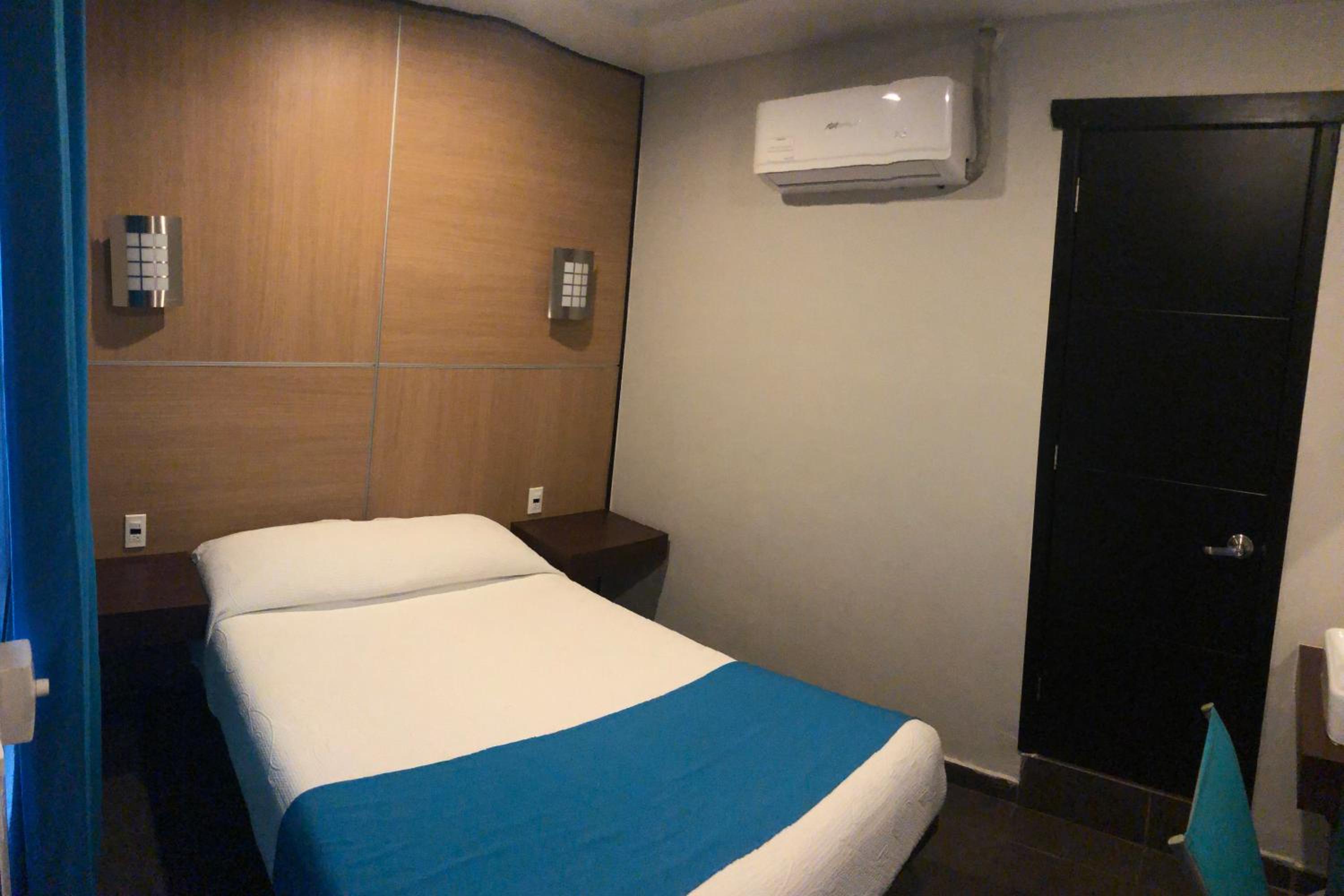 Double Room - Photo 5