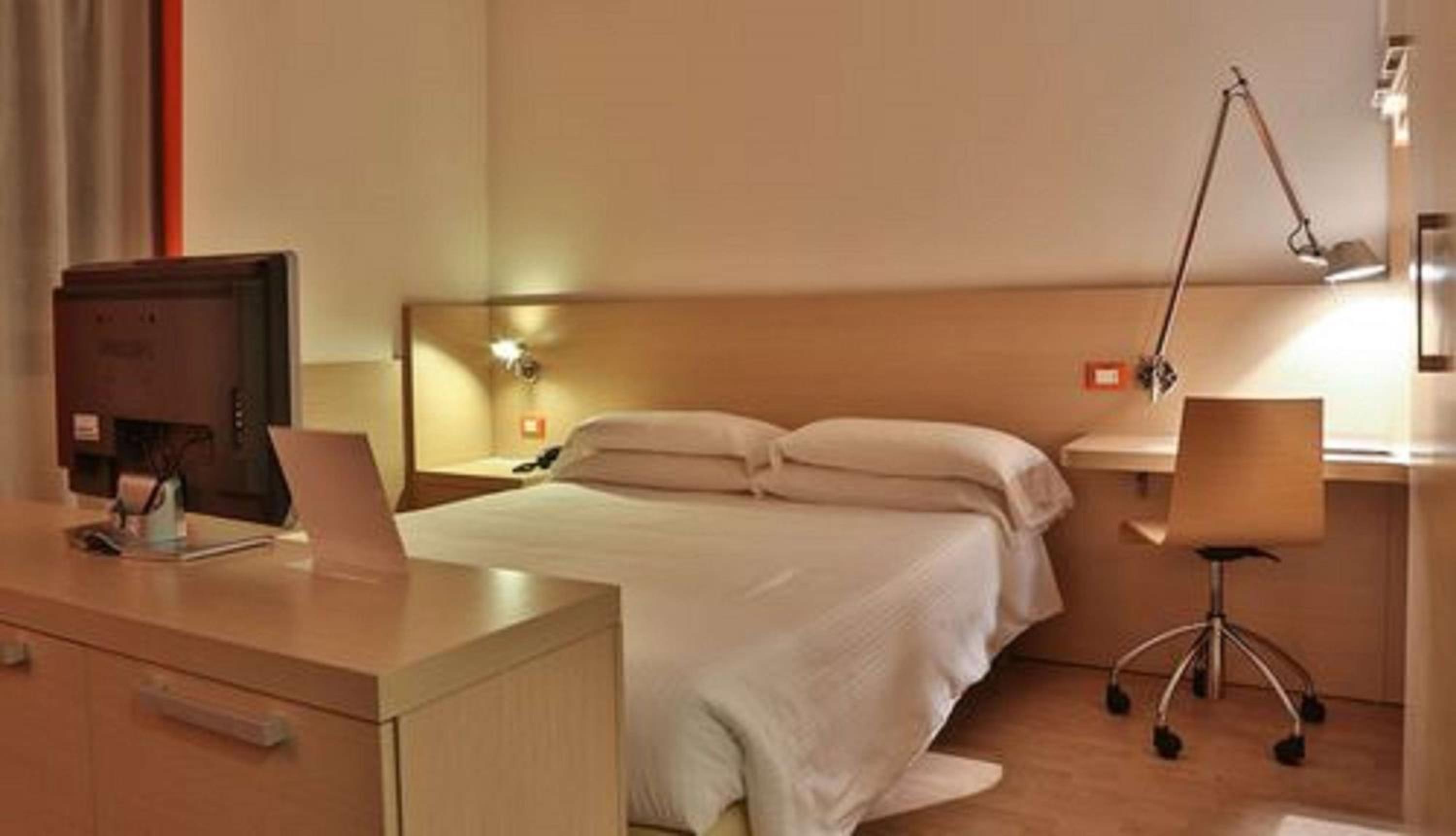 Apartment with Queen and Sofa Bed - Annex Building/Non-Smoking - Photo 5