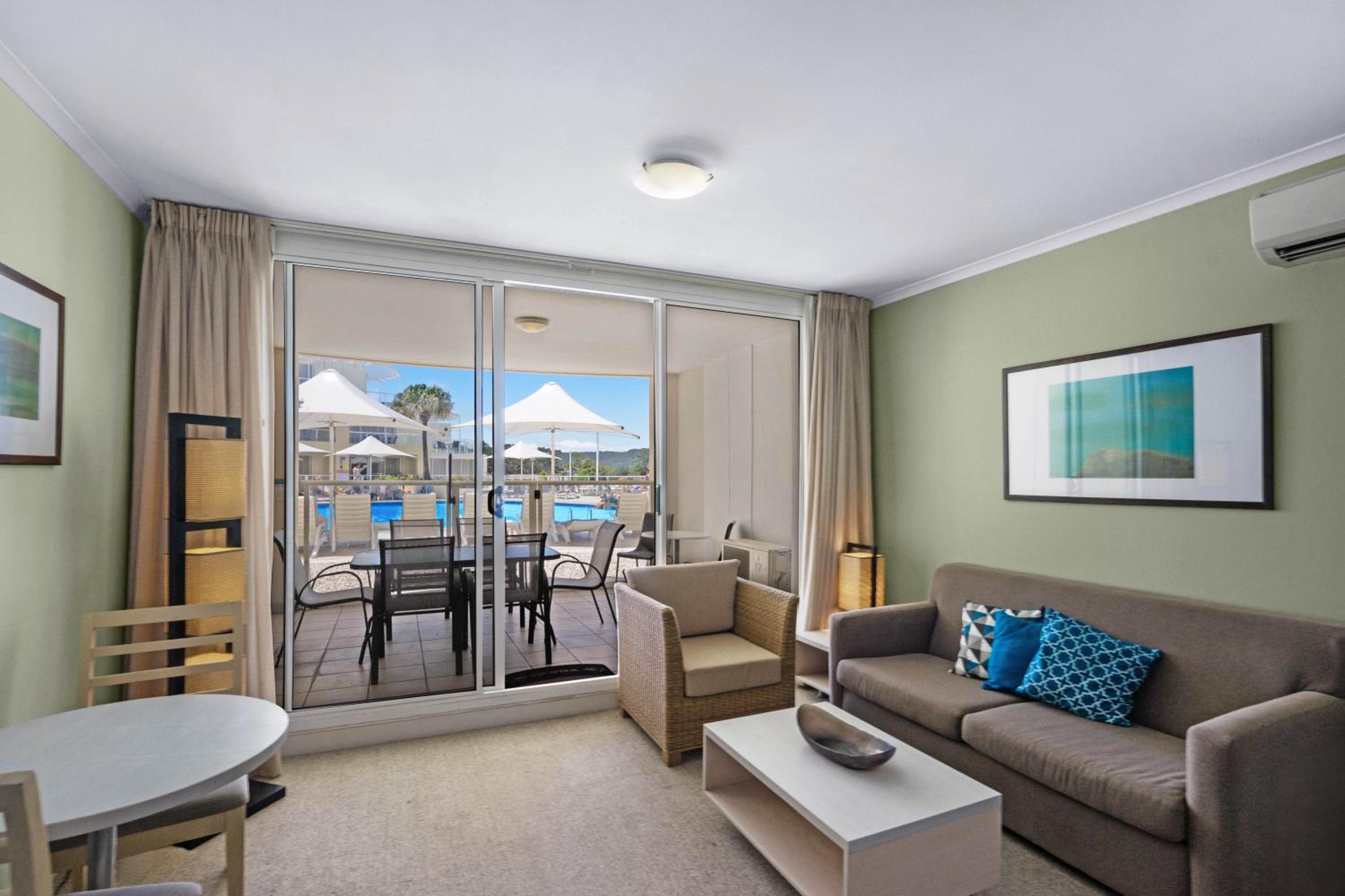 Apartment with Pool View  photo 2