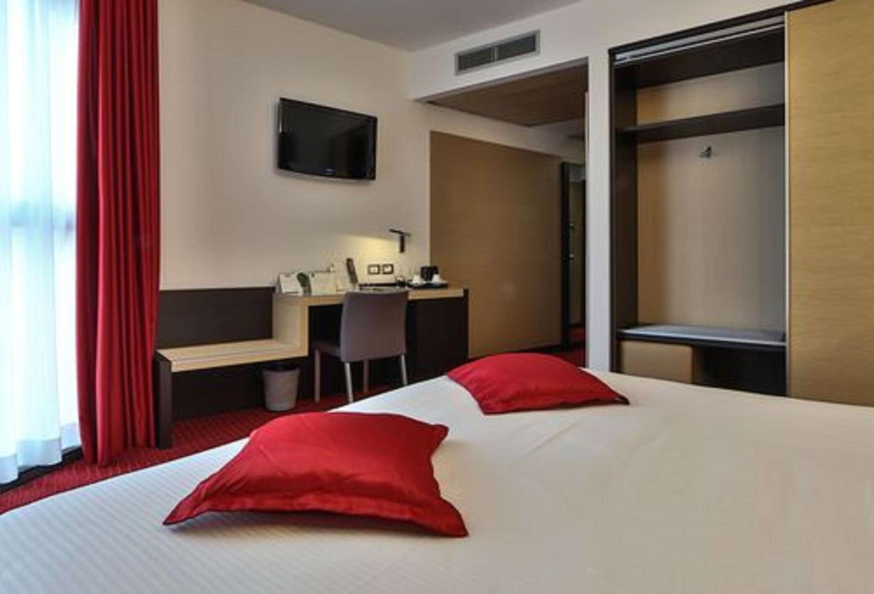 Comfort Queen Room - Non-Smoking  - Photo 1