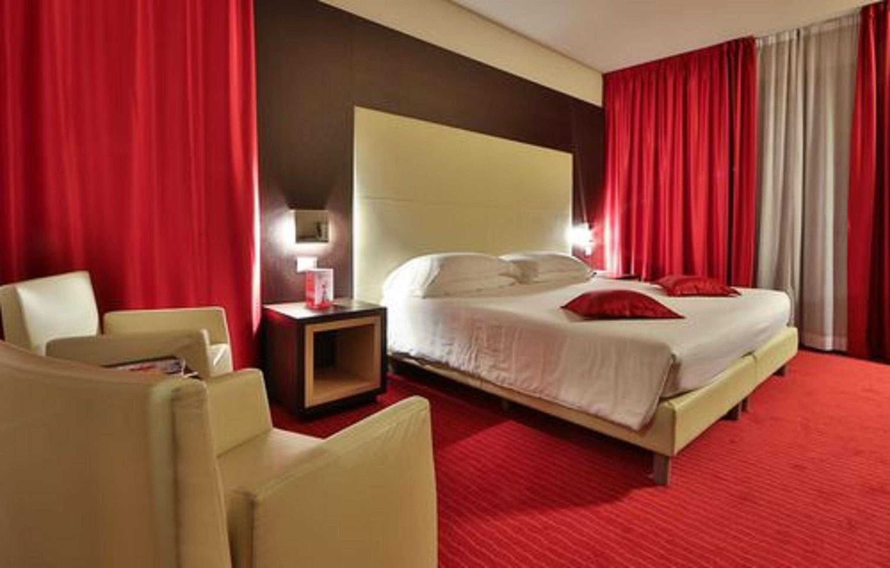 Comfort Queen Room - Non-Smoking  - Photo 5