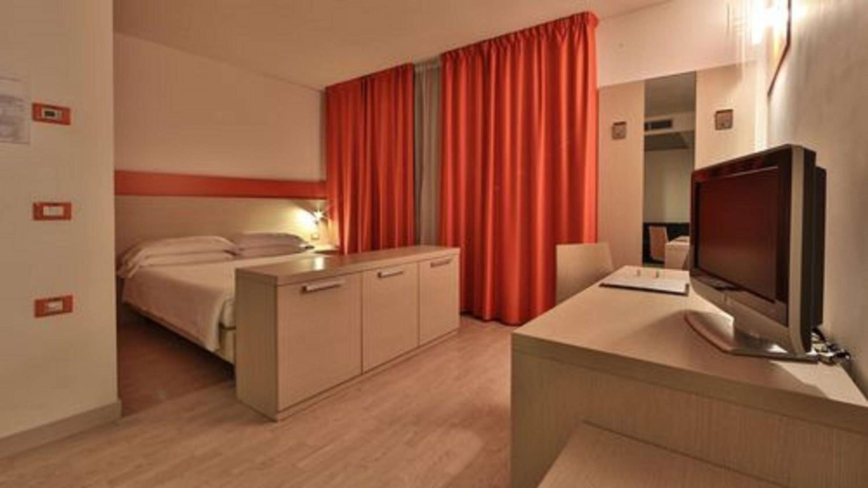 Apartment with Queen and Sofa Bed - Annex Building/Non-Smoking - Photo 4