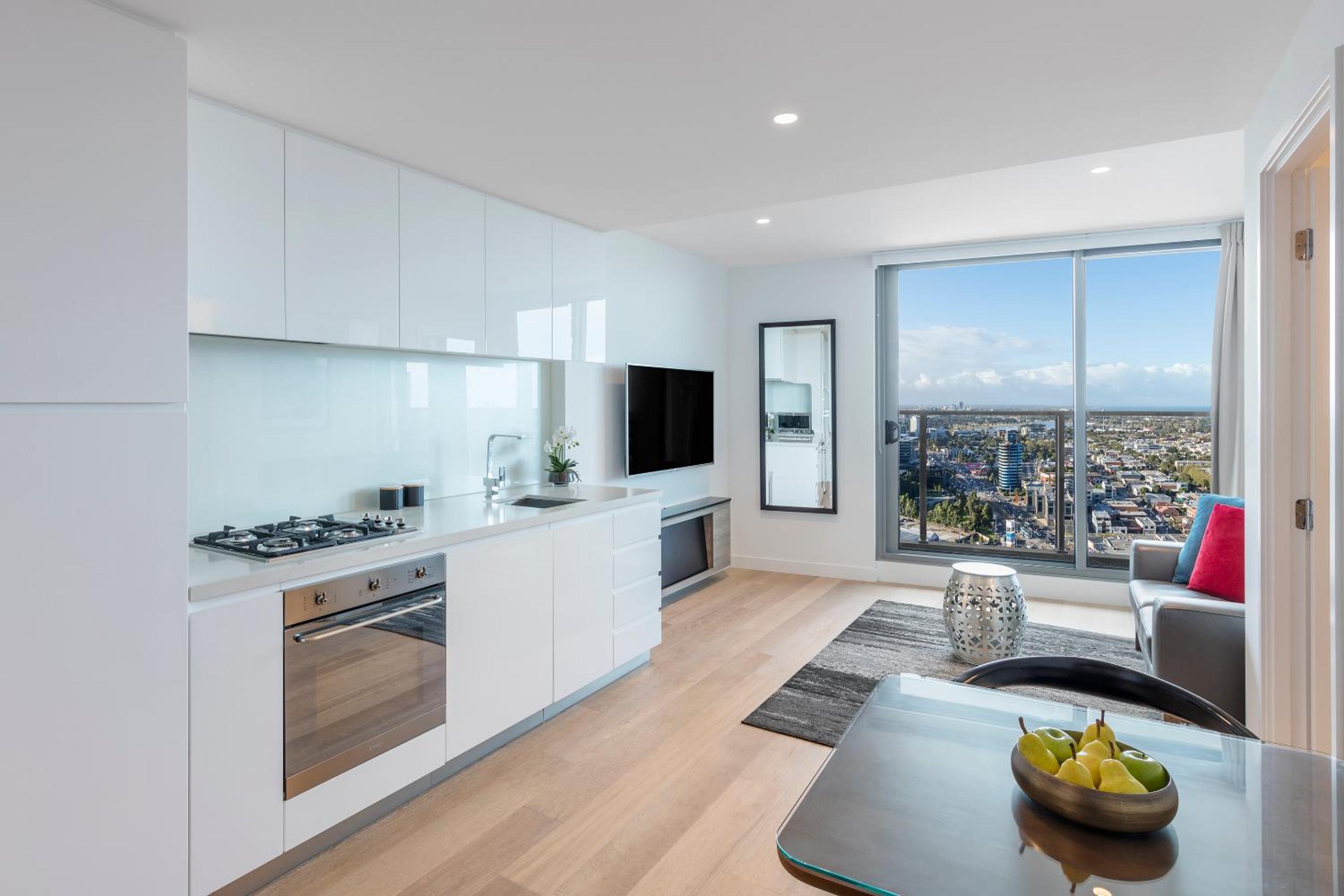 One-Bedroom Sky Apartment – Unserviced photo 1