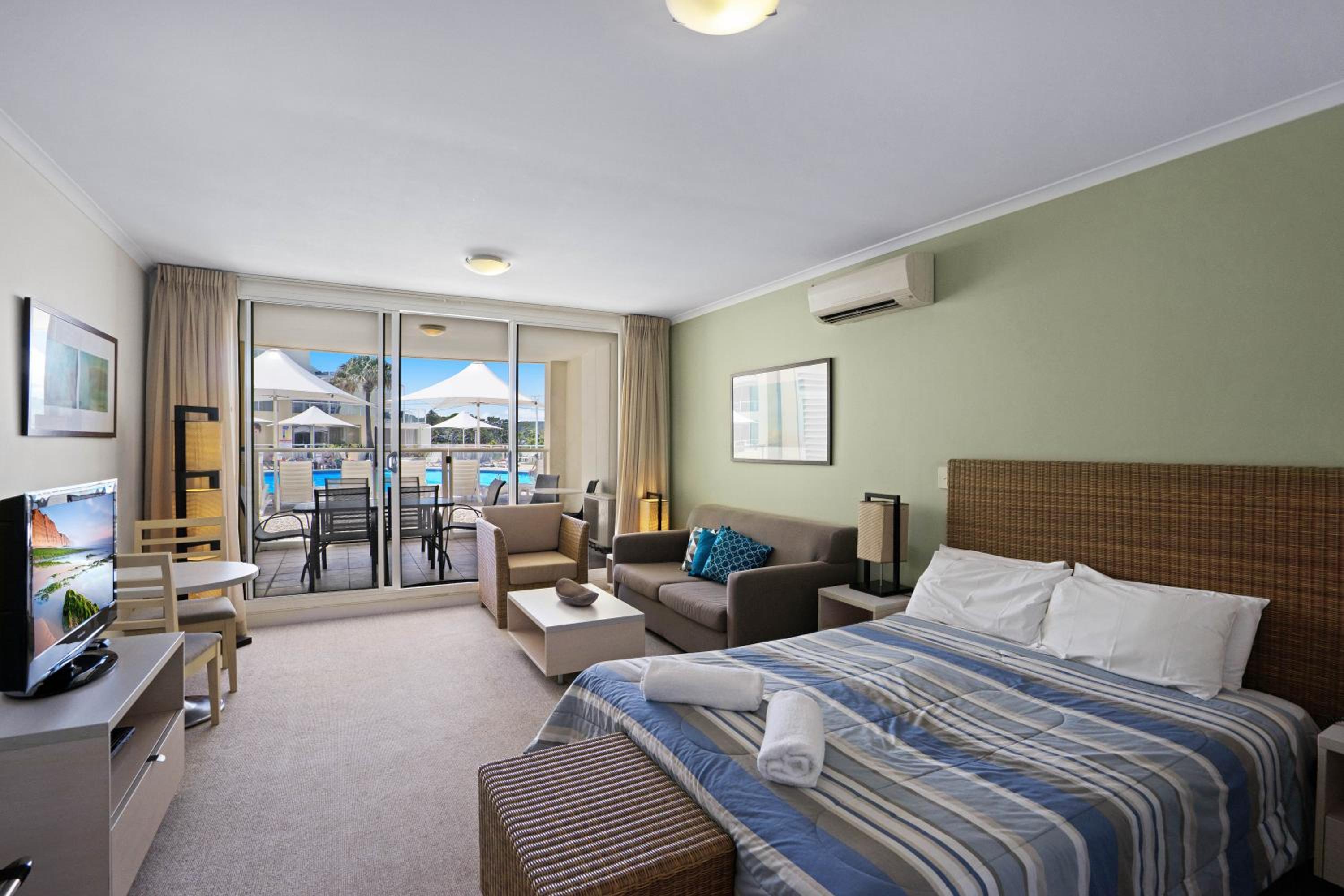 Apartment with Pool View  photo 1