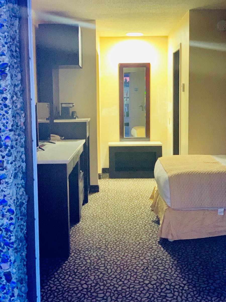 Budget Twin Room - Non-Smoking photo 2