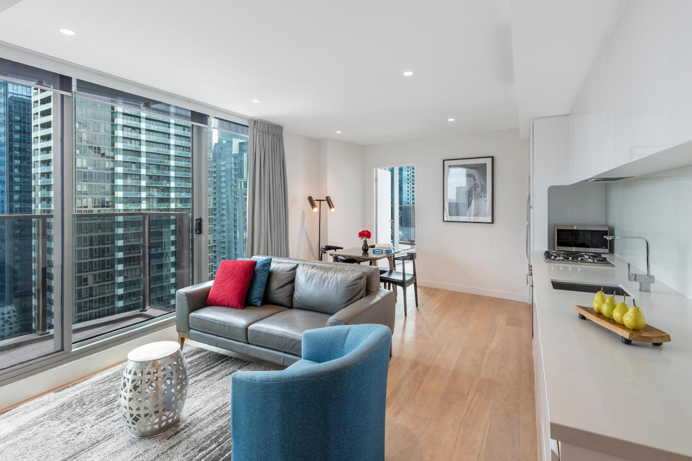 Two-Bedroom Sky Apartment – Unserviced photo 2