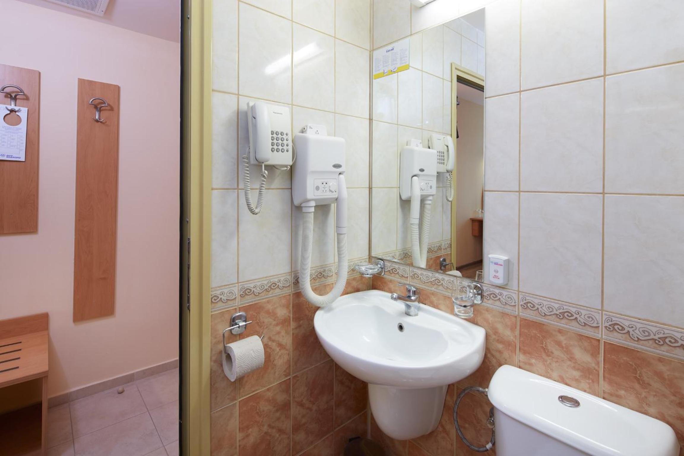 Double Room with Balcony (2 Adults) photo 2