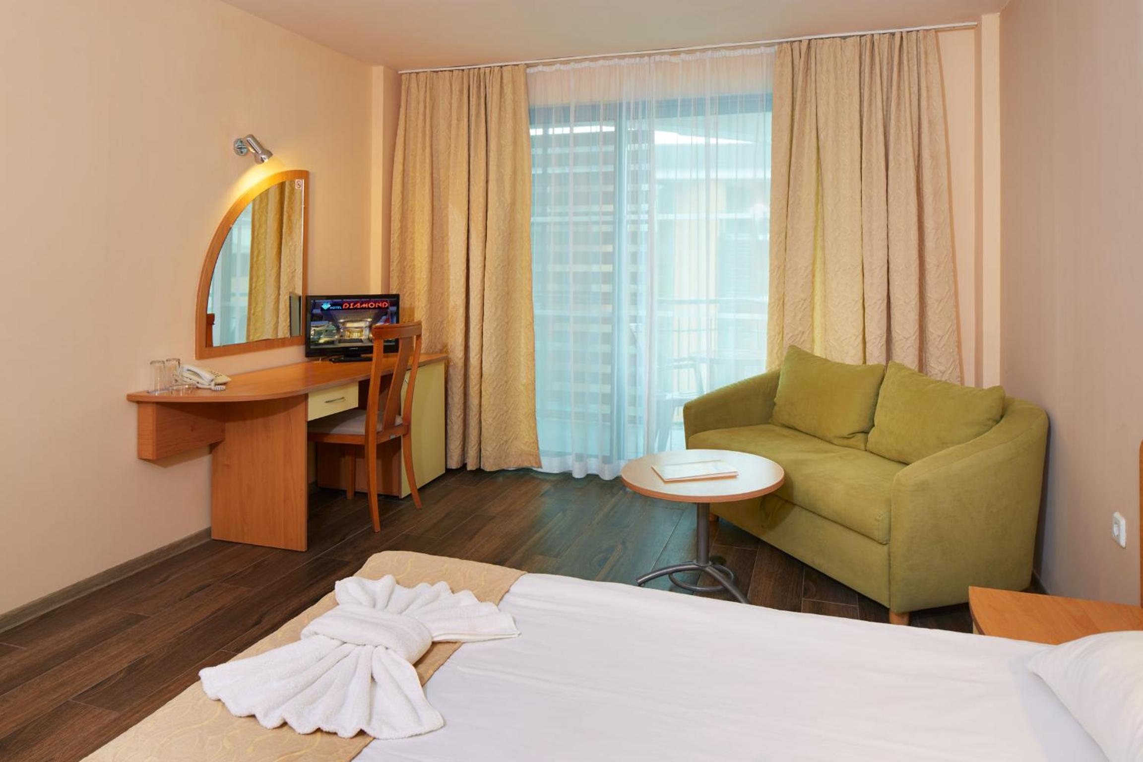 Double Room with Extra Bed (3 Adults) photo 2