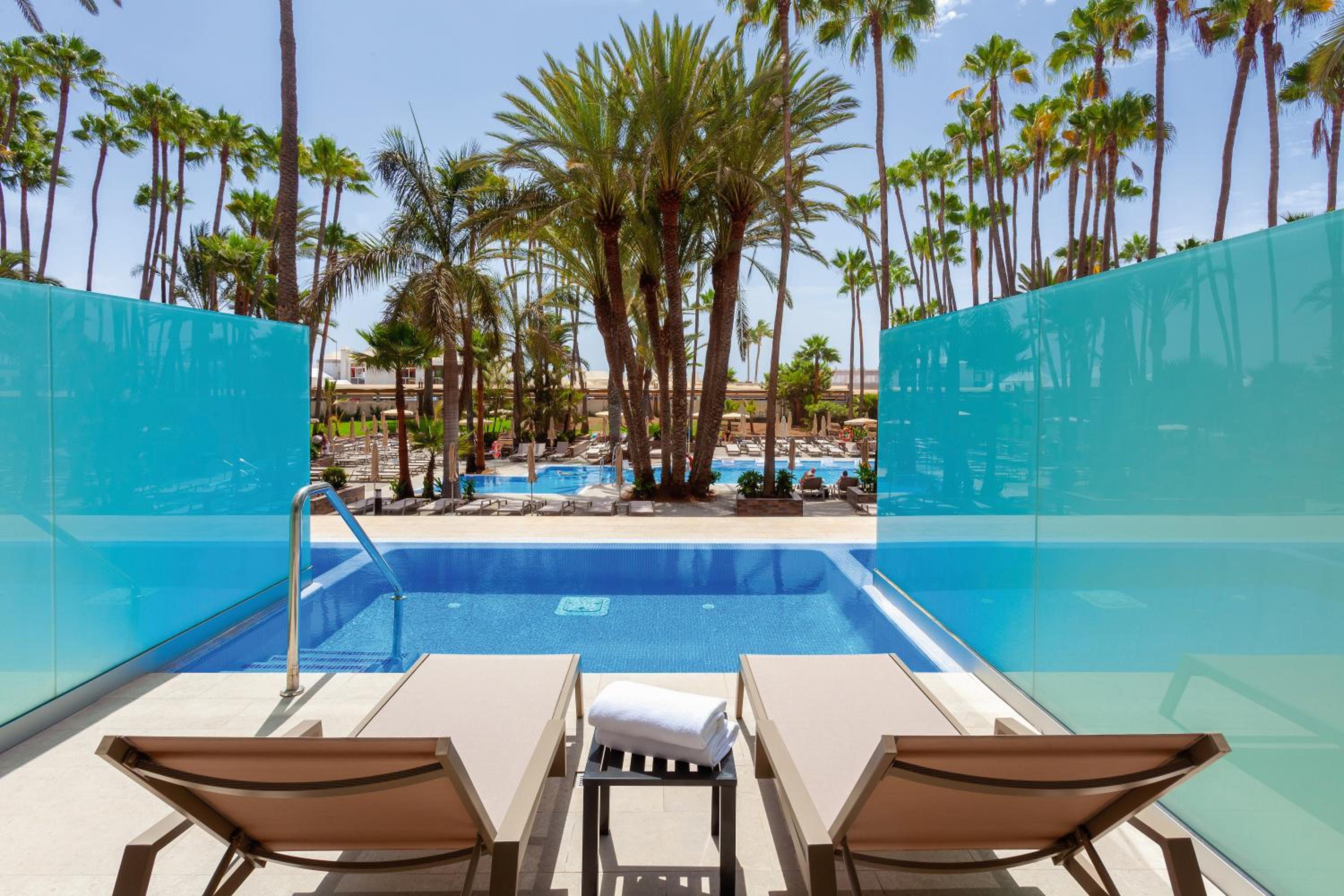 Double Room with Private Pool (Only Adults) - Photo 3