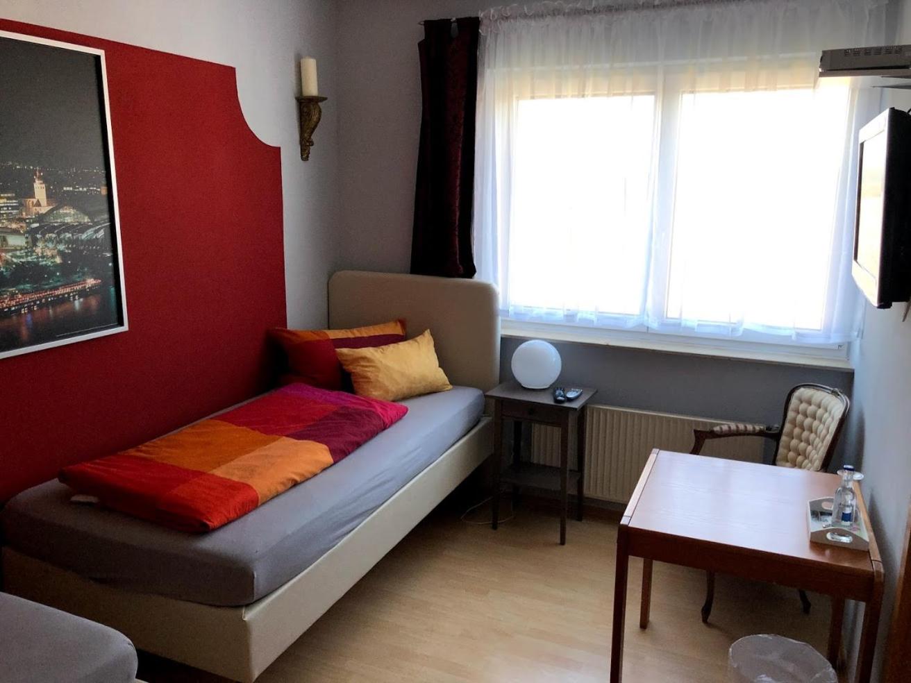 Double Room - Photo 7
