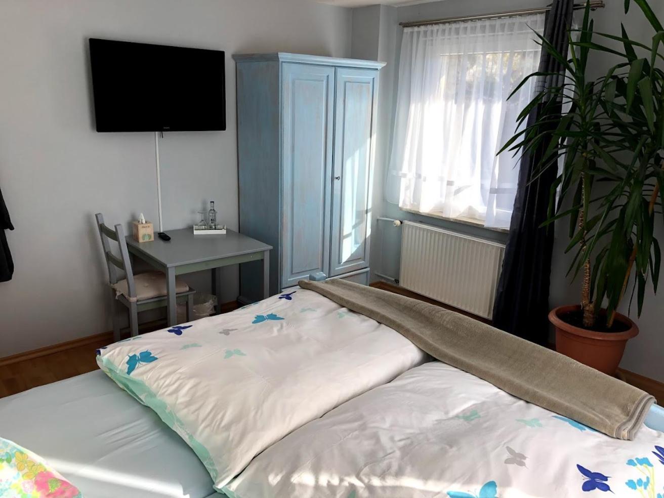 Double Room - Photo 11