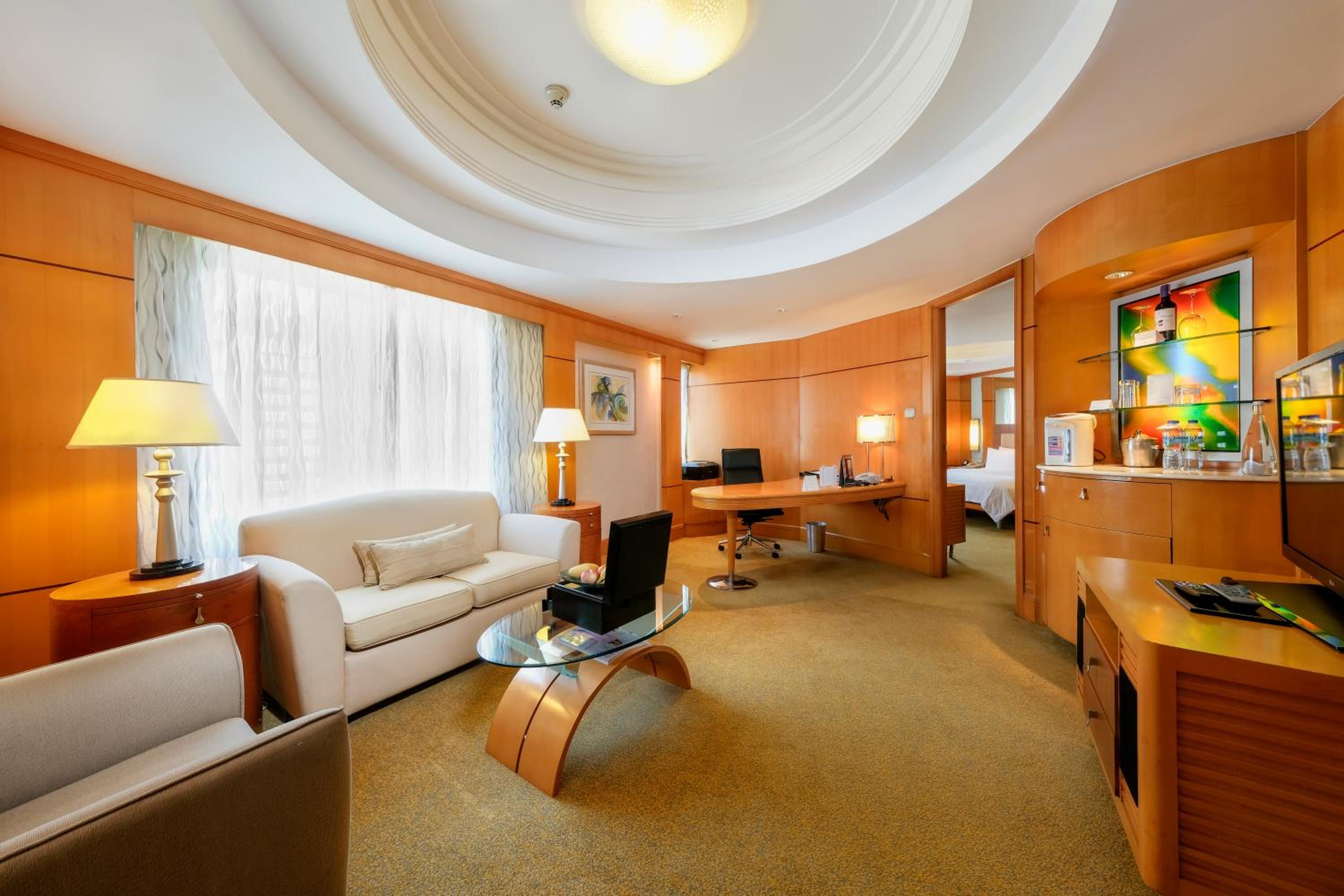 Deluxe Suite - Photo 2