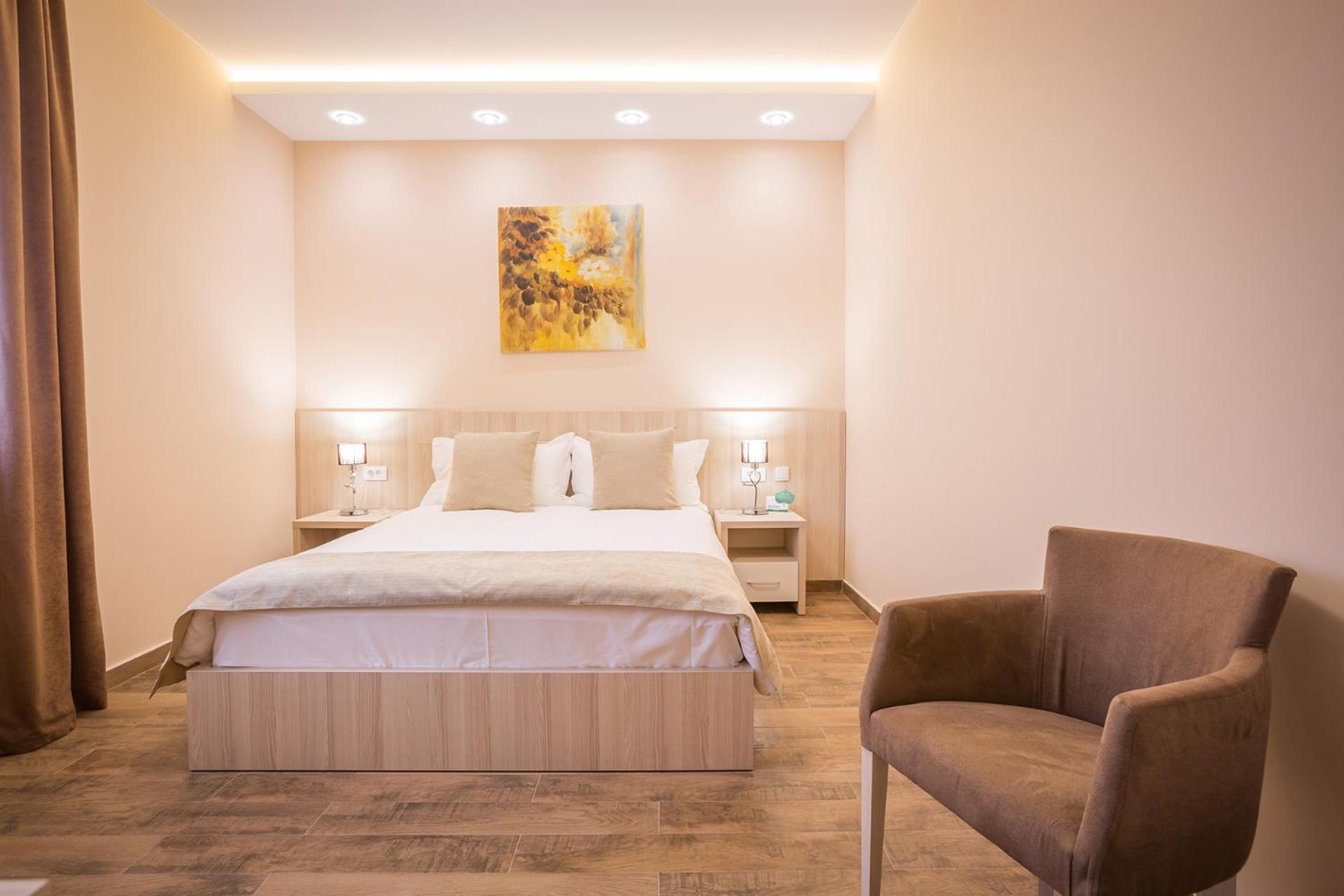 Superior Double Room - Photo 8