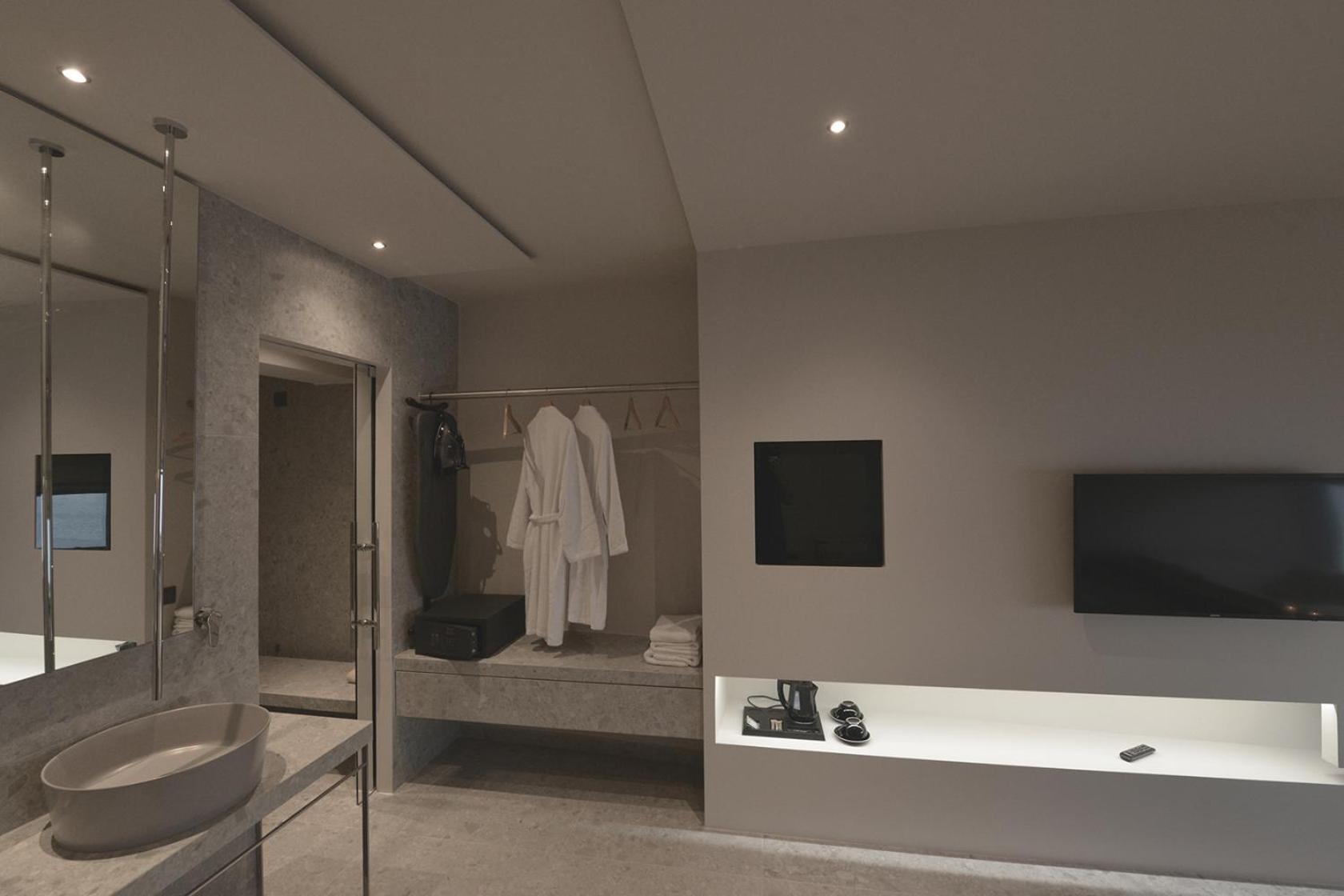 Junior Suite Sea View with Jacuzzi - Photo 2
