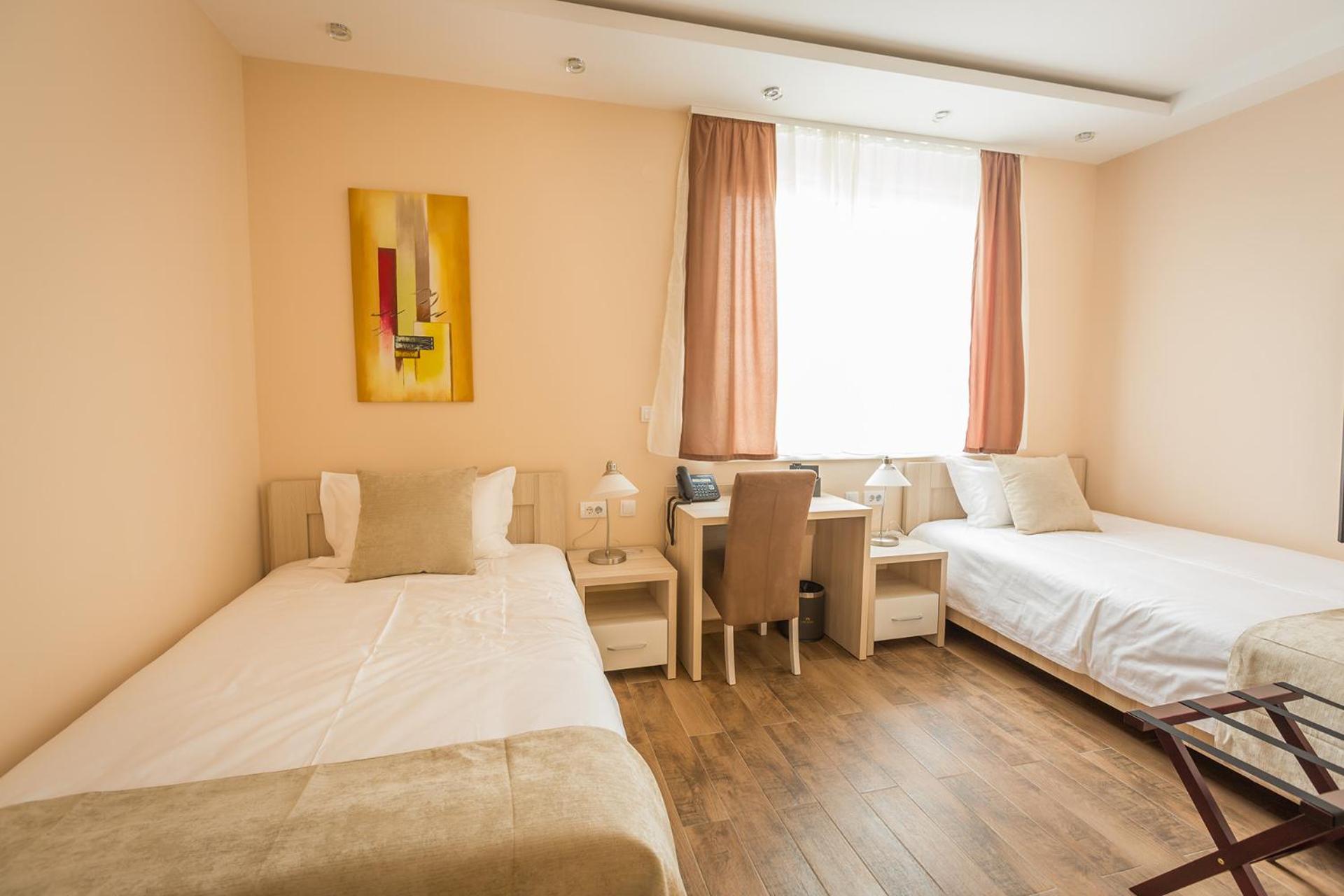 Superior Twin Room - Photo 8