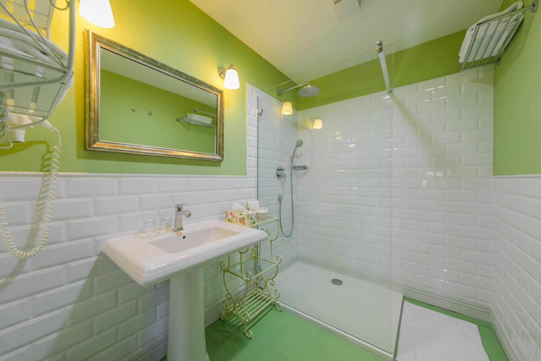 Apartment photo 2