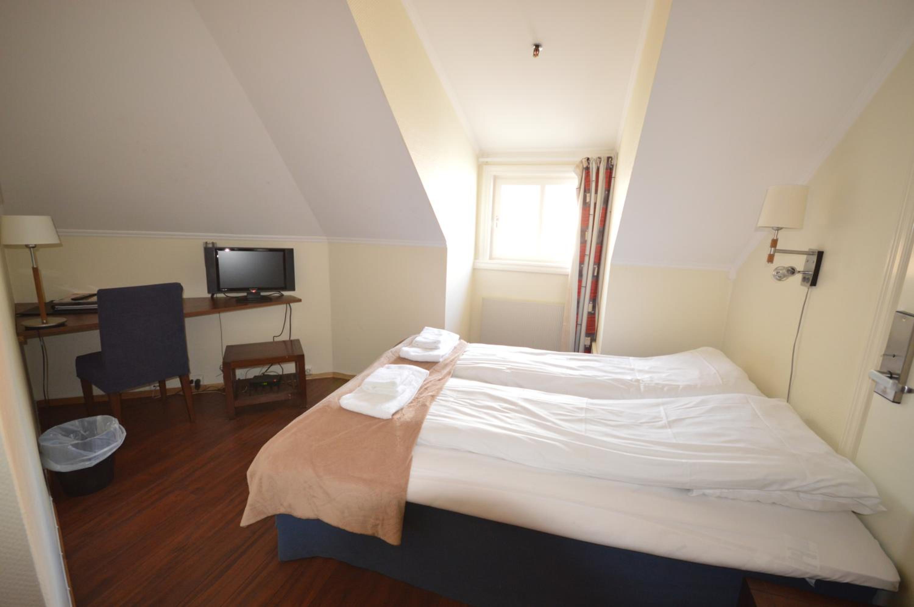 Economy Double Room photo 1