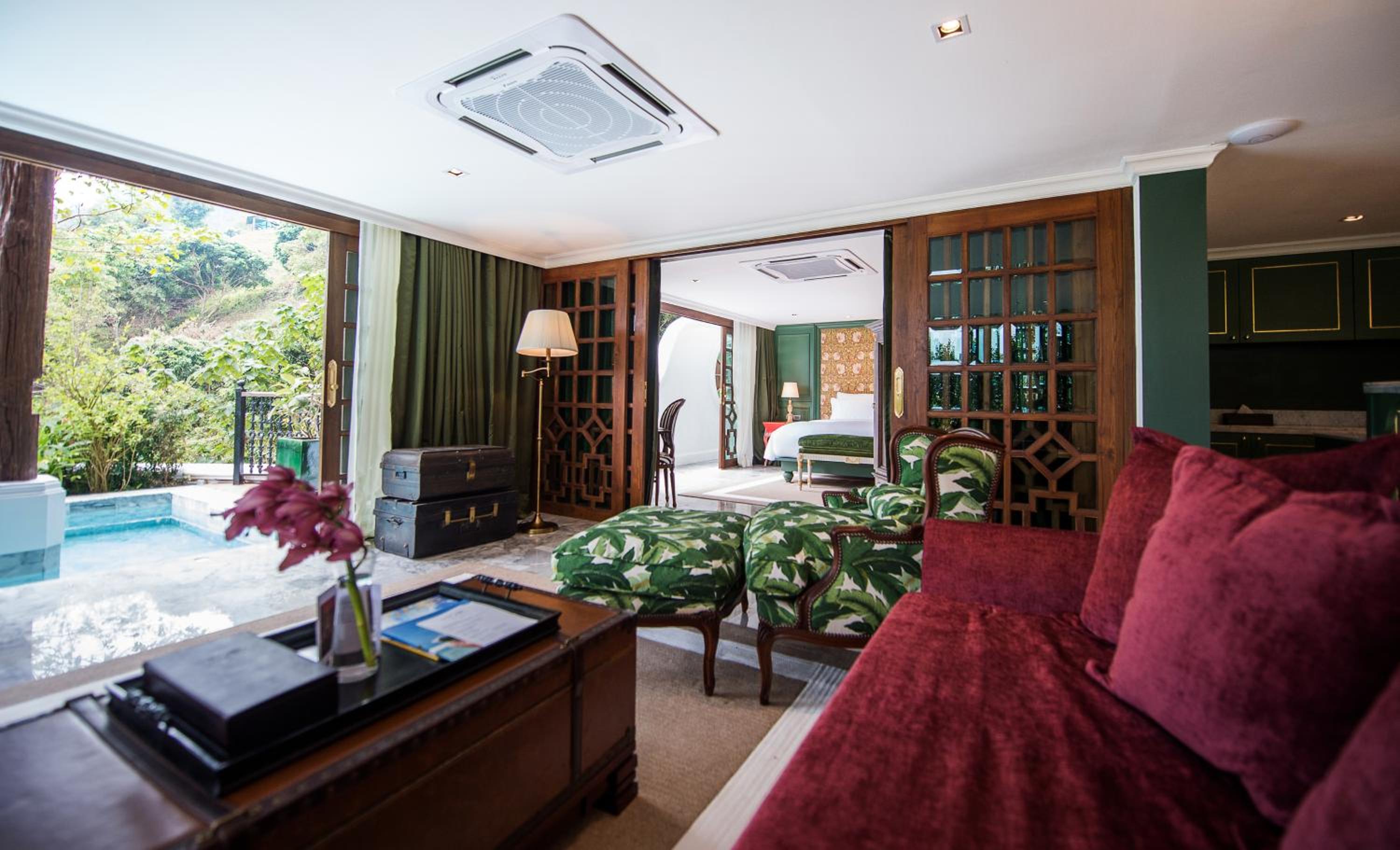 Honeymoon Suite with Private Pool