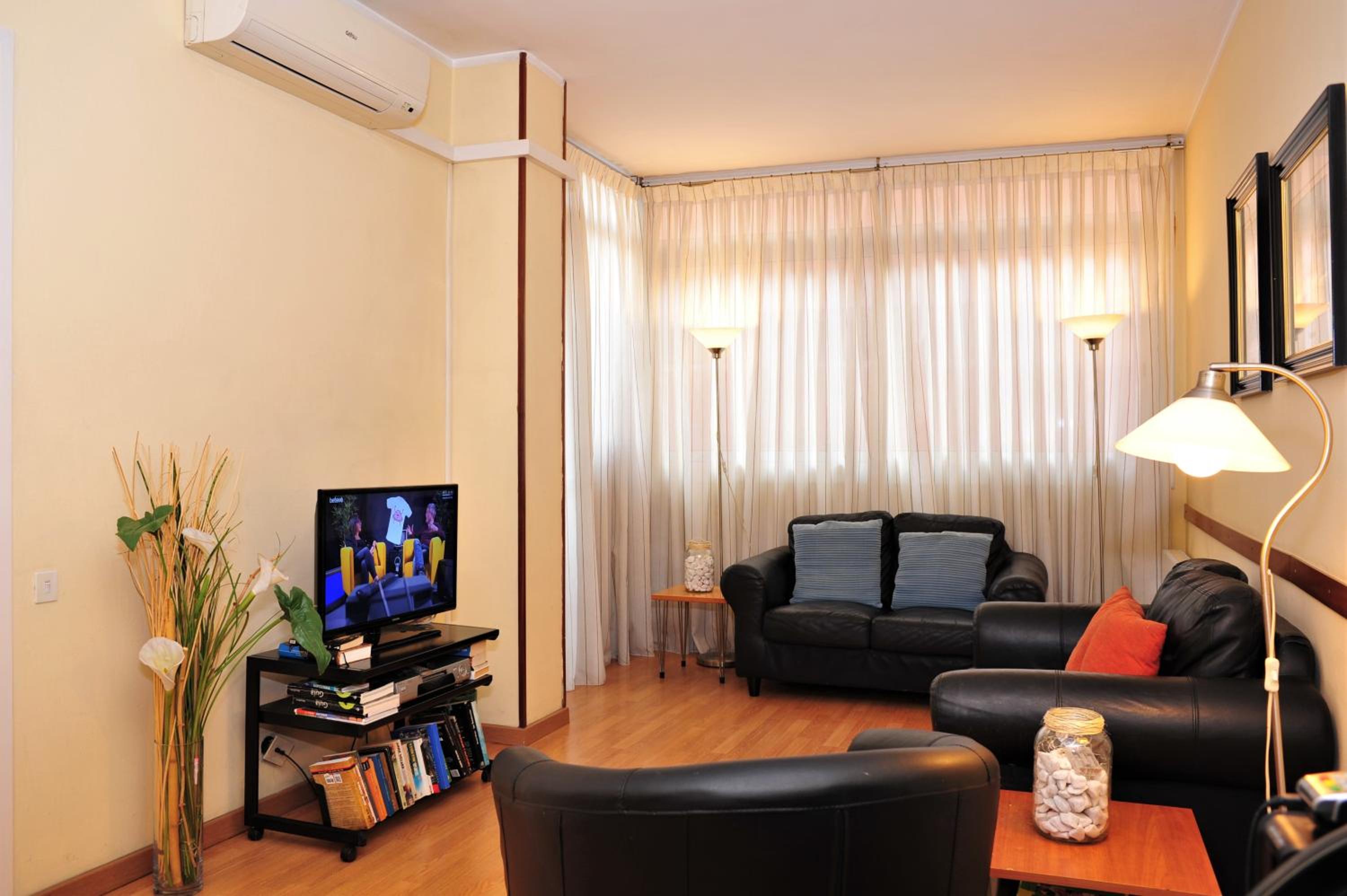 Habitación individual con baño compartido