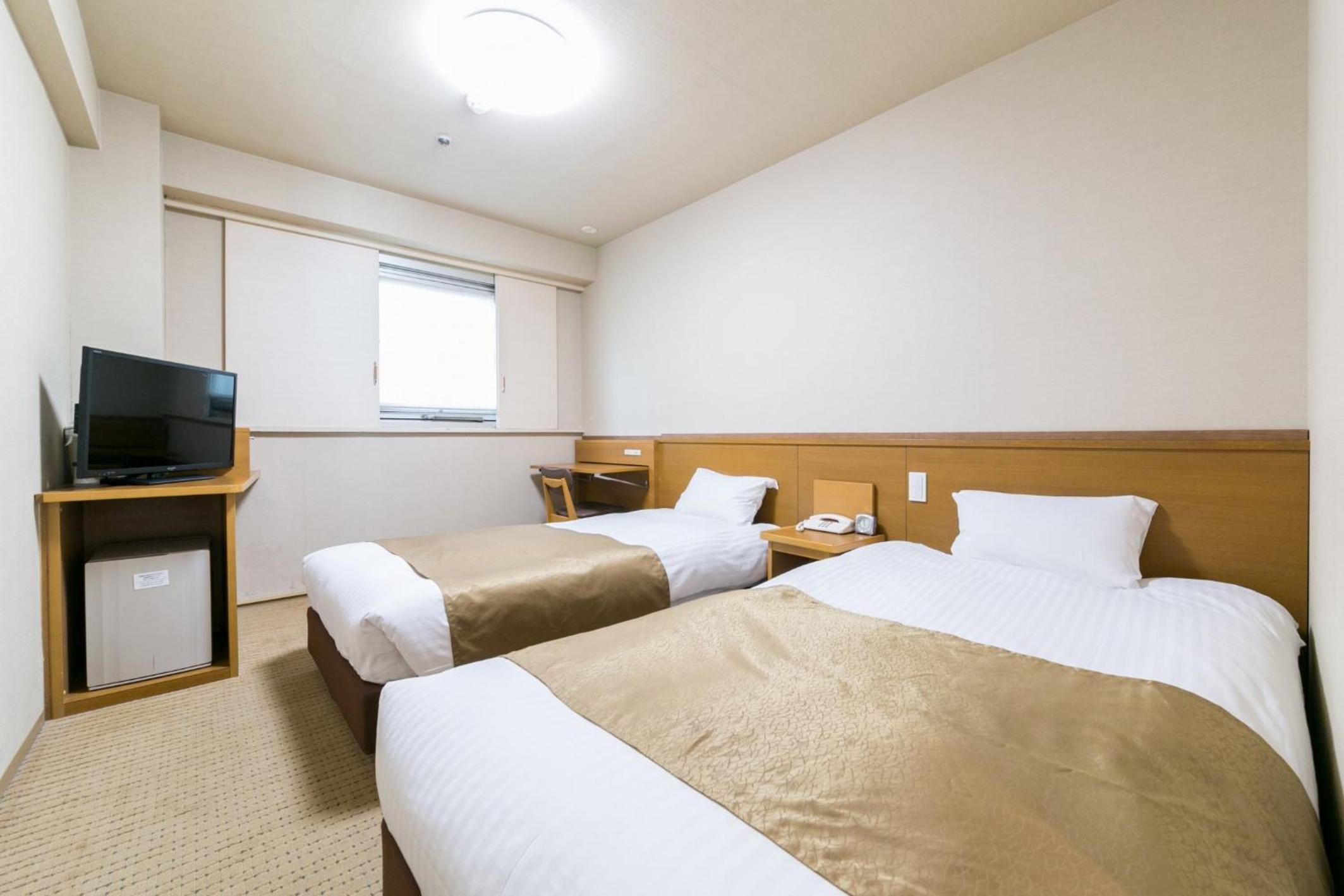 Standard Twin Room - Smoking photo 2