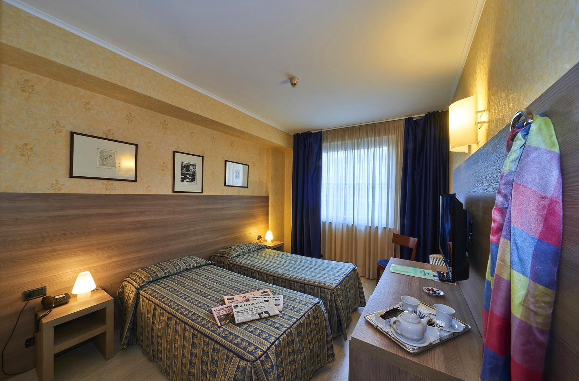 Standard Double or Twin Room photo 1