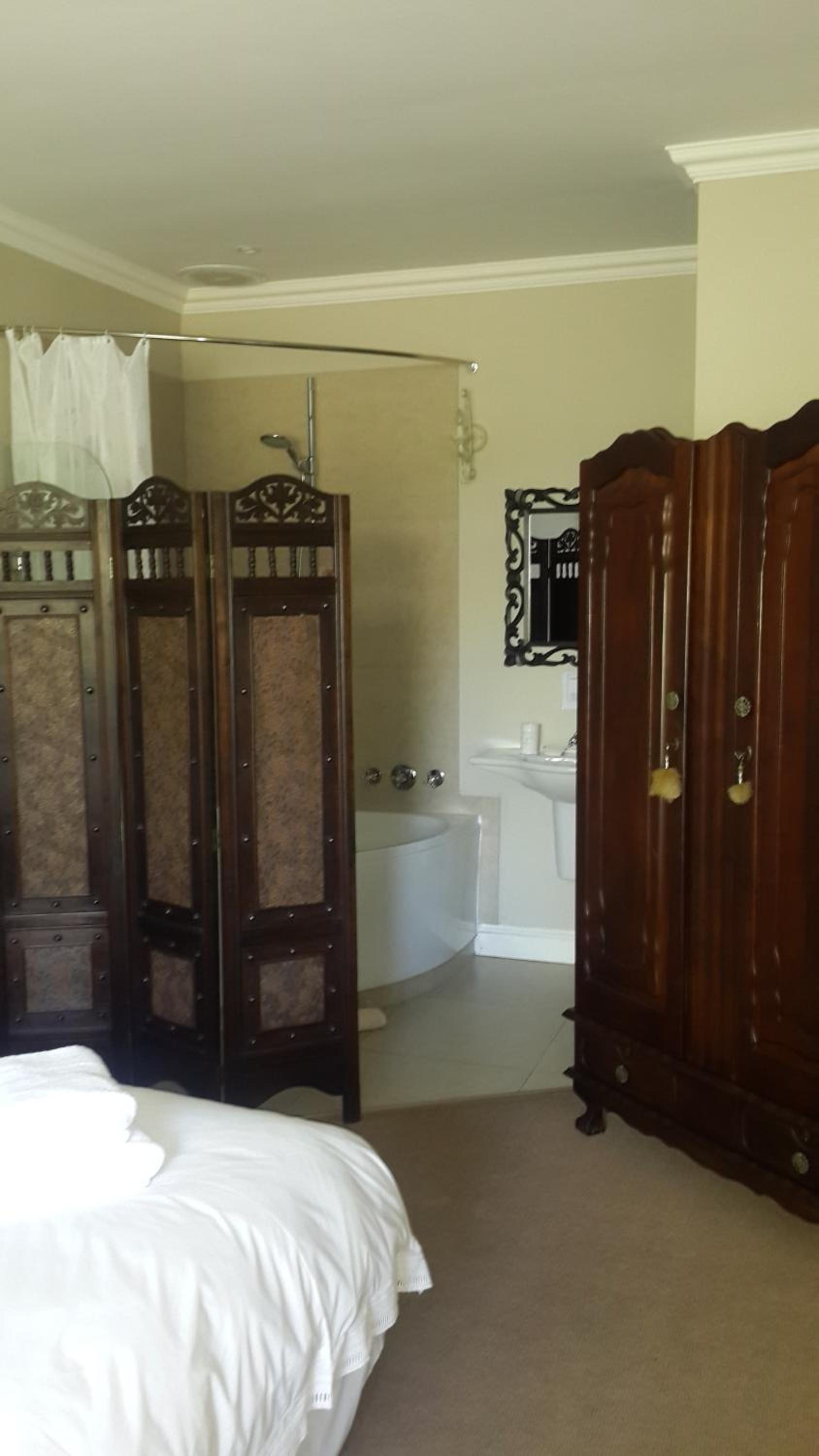 Standard Twin Room - Photo 5