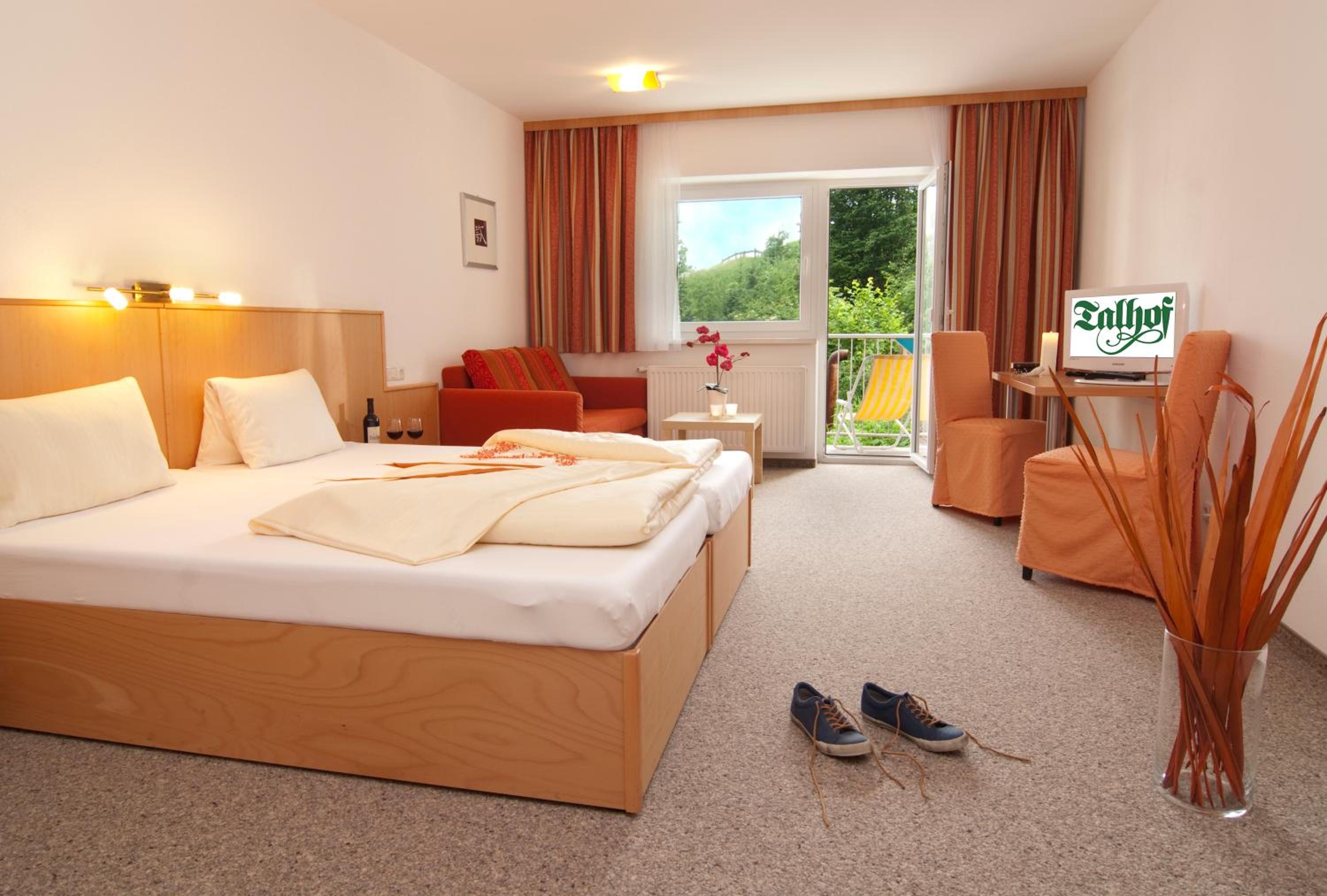 Double Room with Forest View - Photo 3