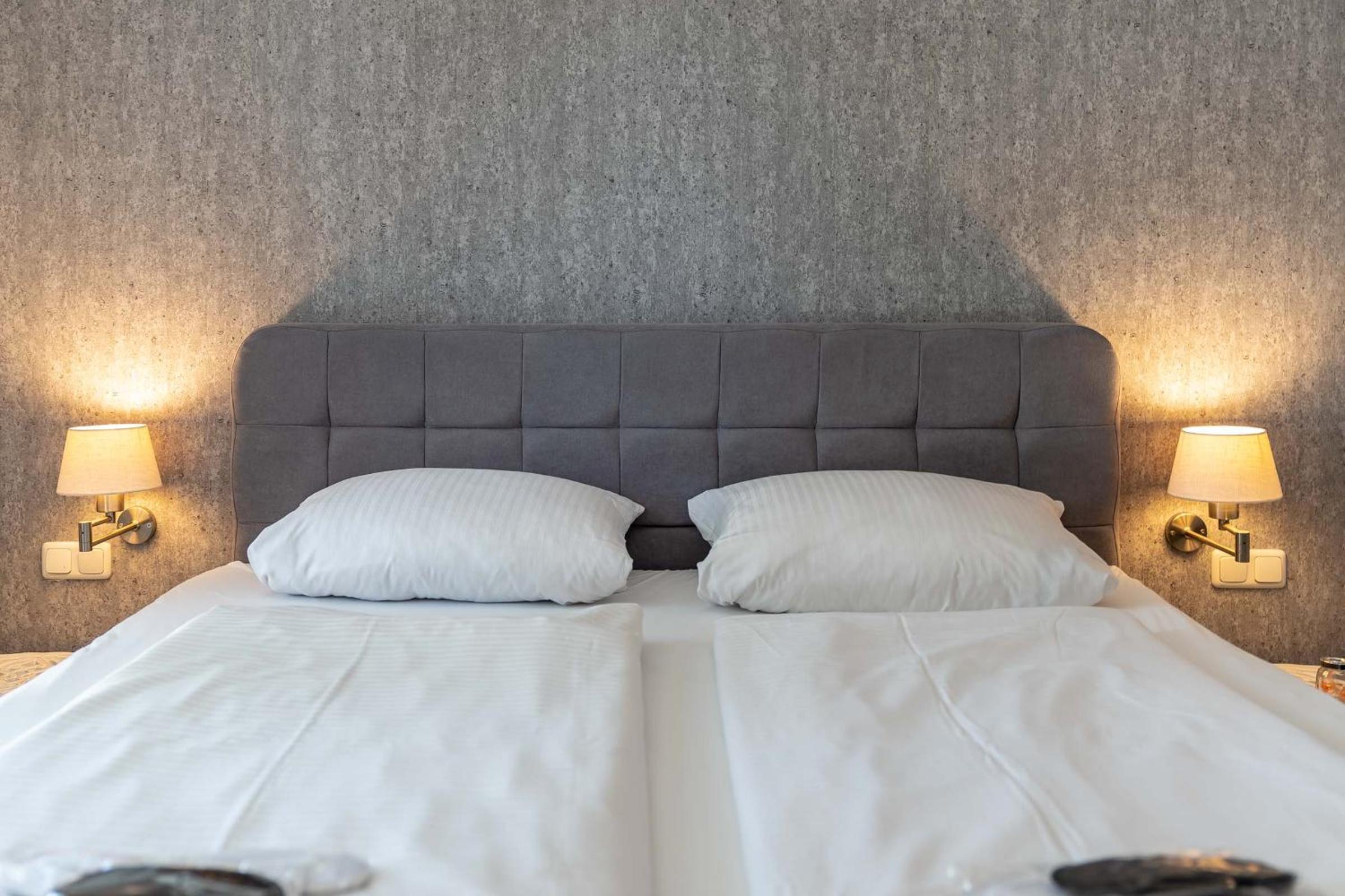 Double Room - Photo 11