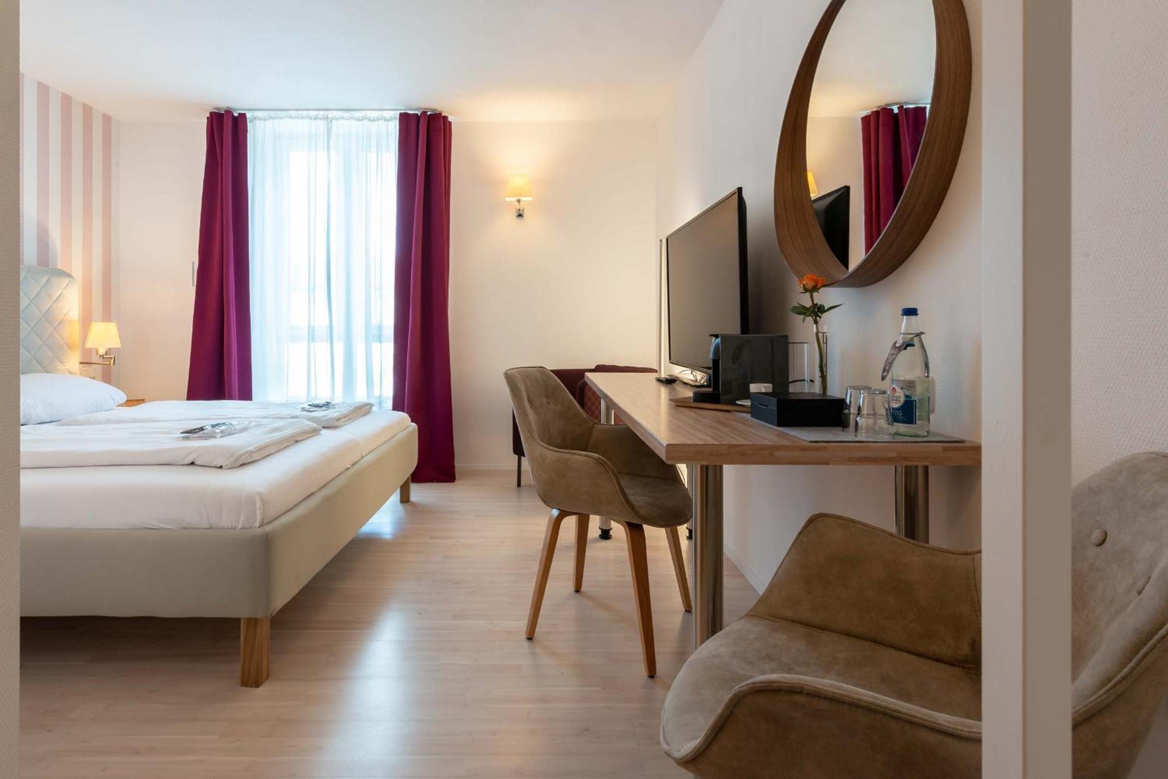 Double Room - Photo 25