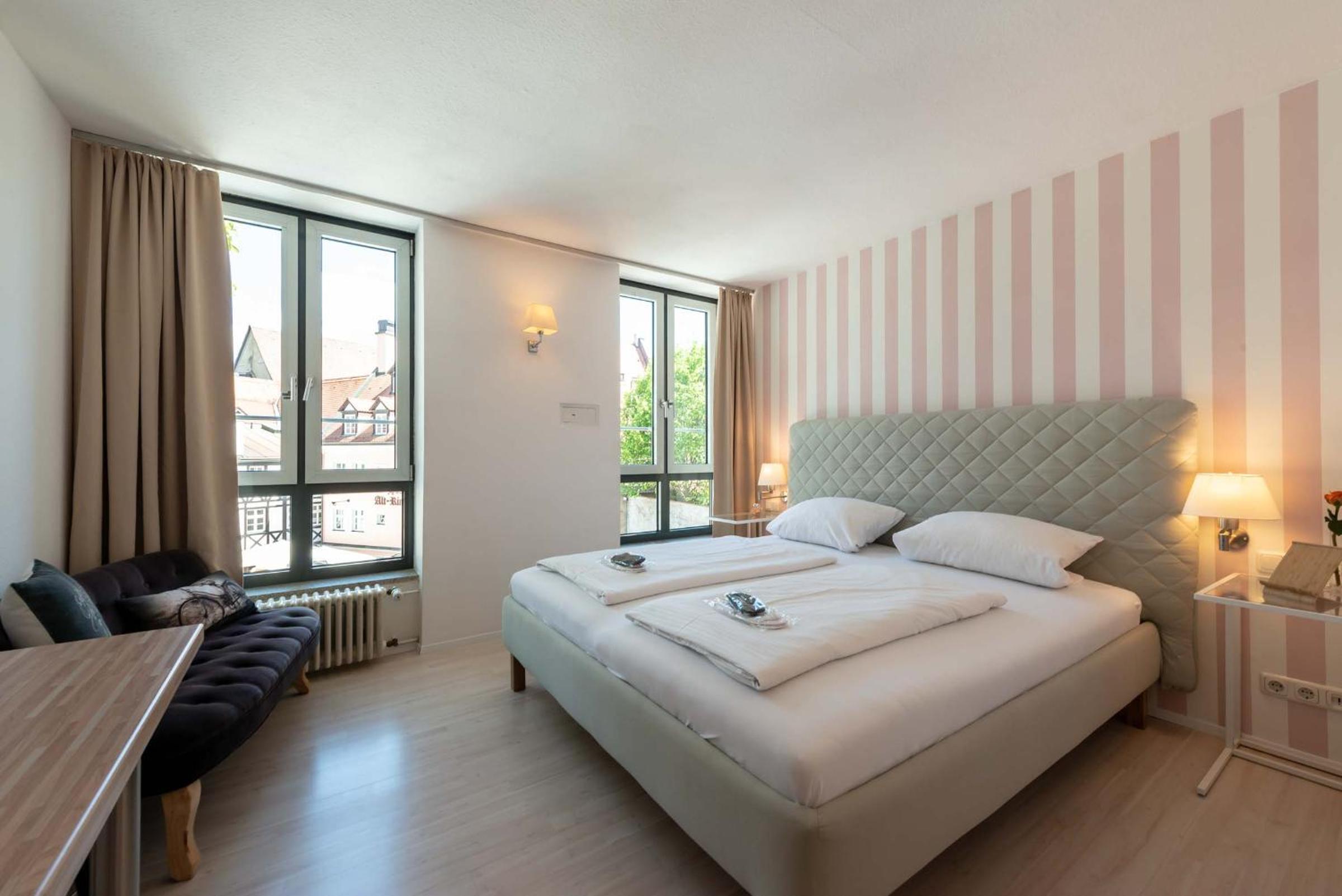 Double Room - Photo 8