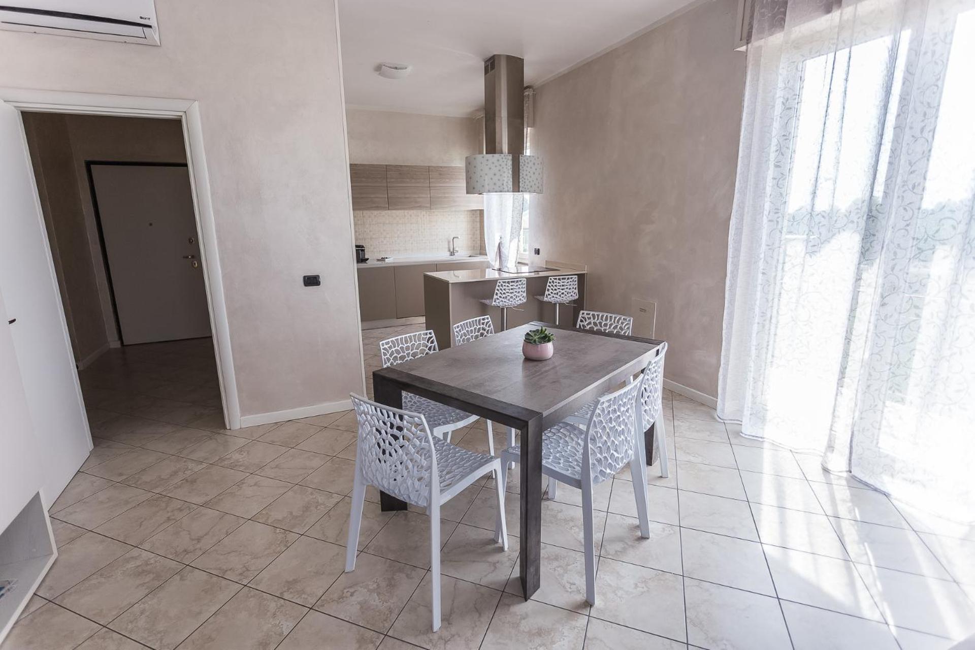 Two-Bedroom Apartment - Photo 17