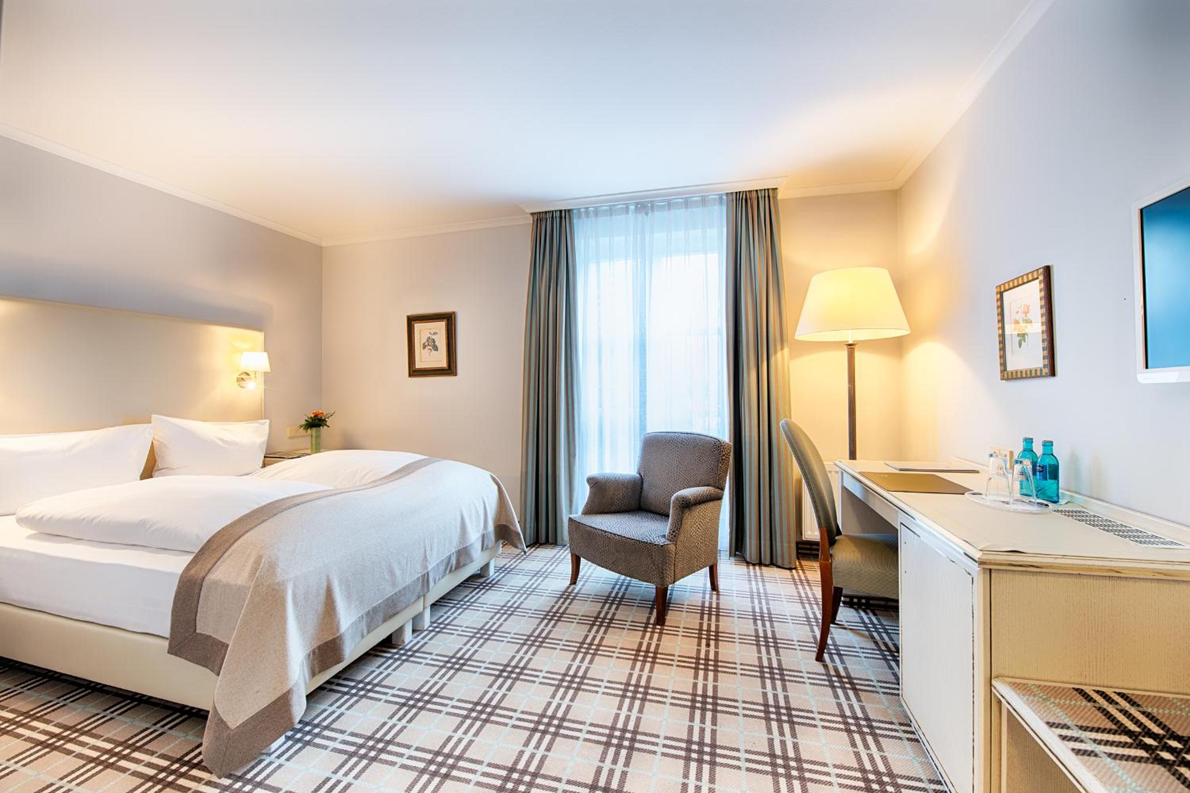 Business Double Room - Photo 1
