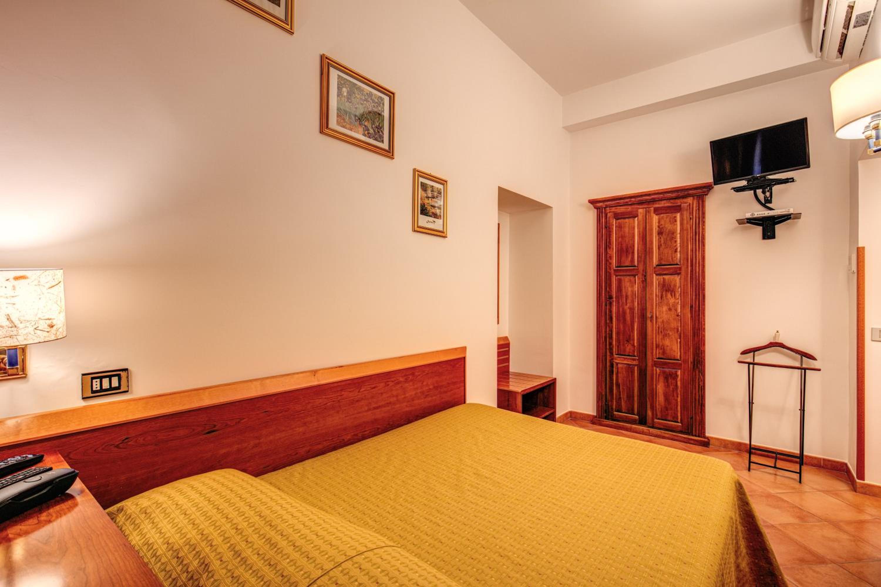 Single Room photo 3
